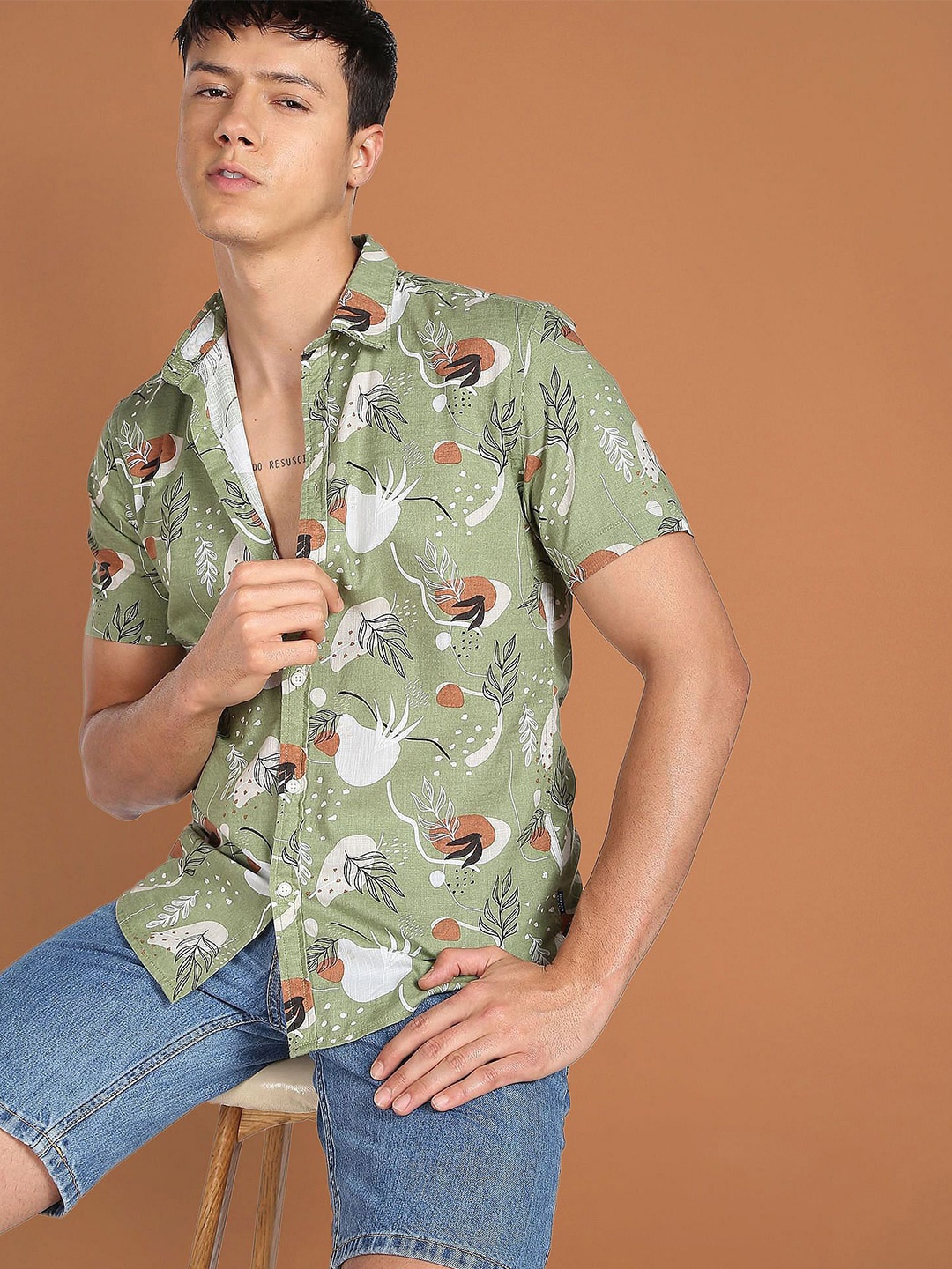 

Flying Machine Men Slim Fit Floral Opaque Printed Casual Shirt, Green