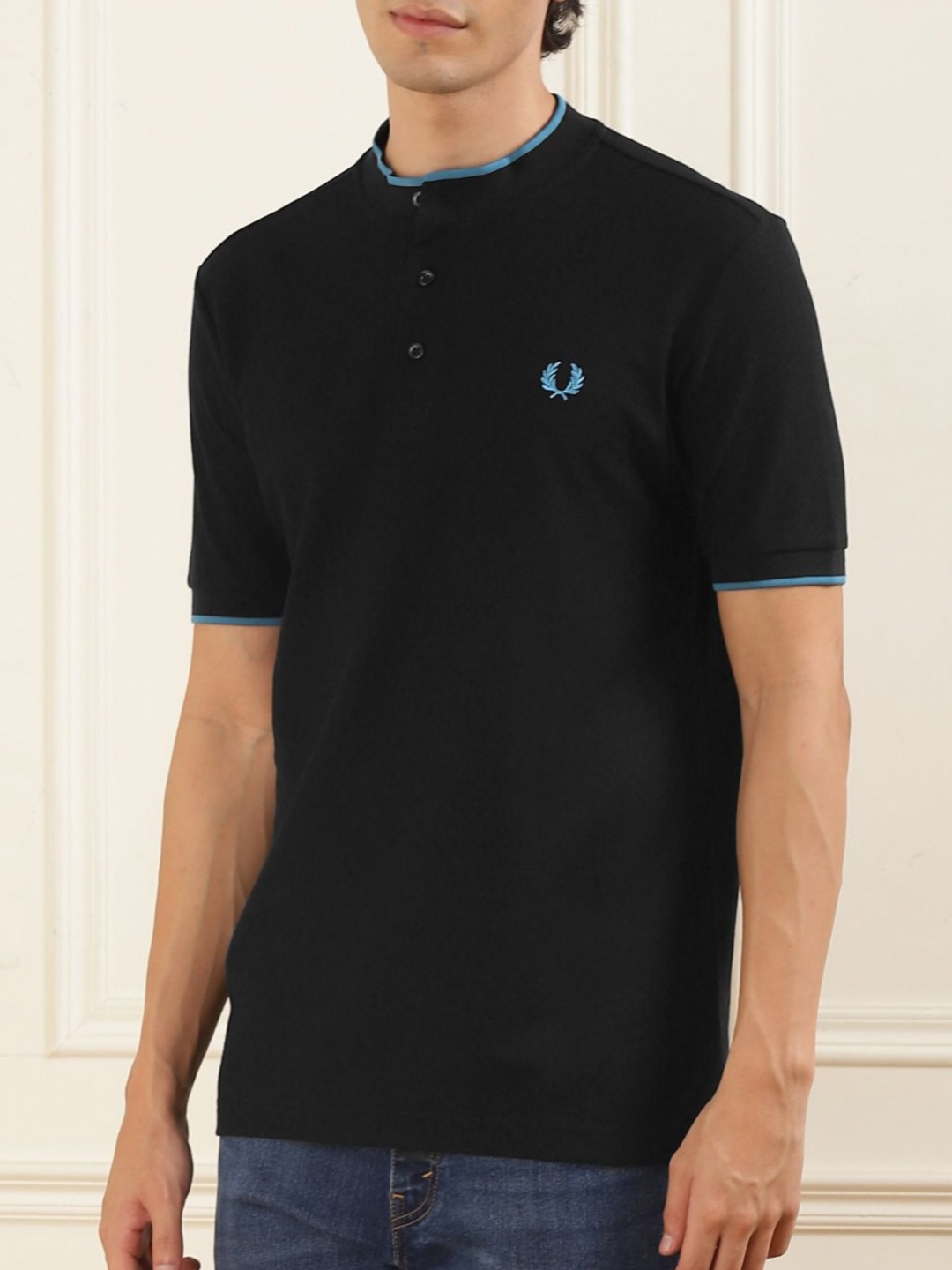 

Fred Perry Men Solid Mandarin Collar Regular Fit T-shirt, Black