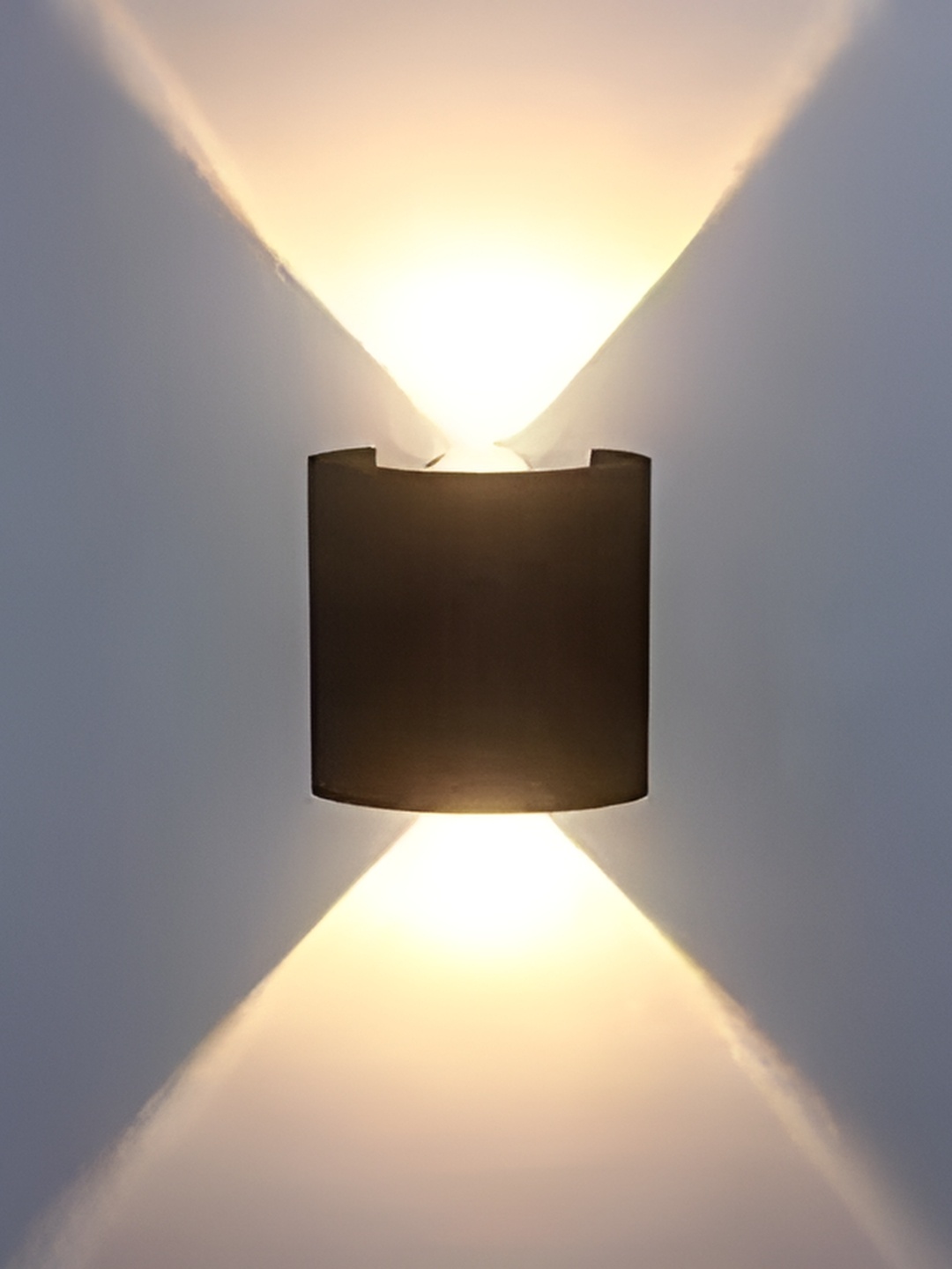 

SPARK WORLD Black Cylindrical Aluminium Outdoor Lamps