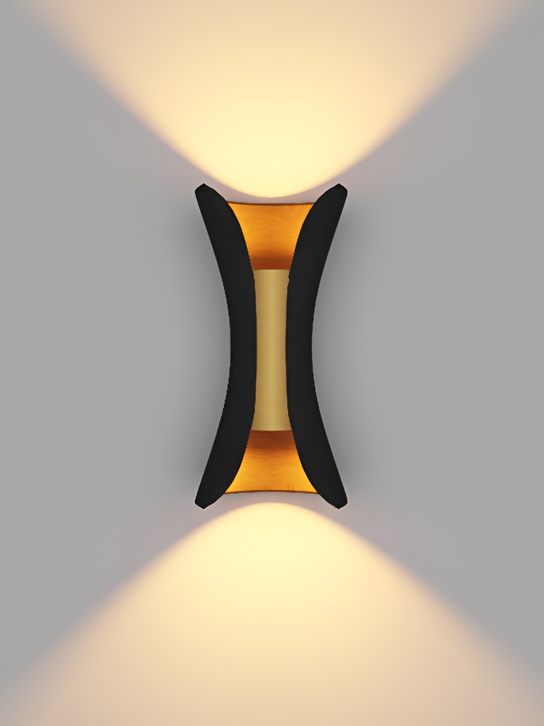 

SPARK WORLD Black & Yellow Abstract Shaped Metal Outdoor Lamp