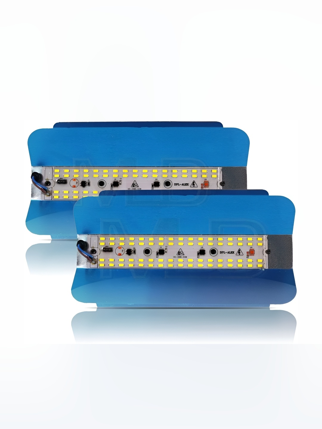 

SPARK WORLD Blue & White 2 Pieces Rectangle Shaped Outdoor Lamps