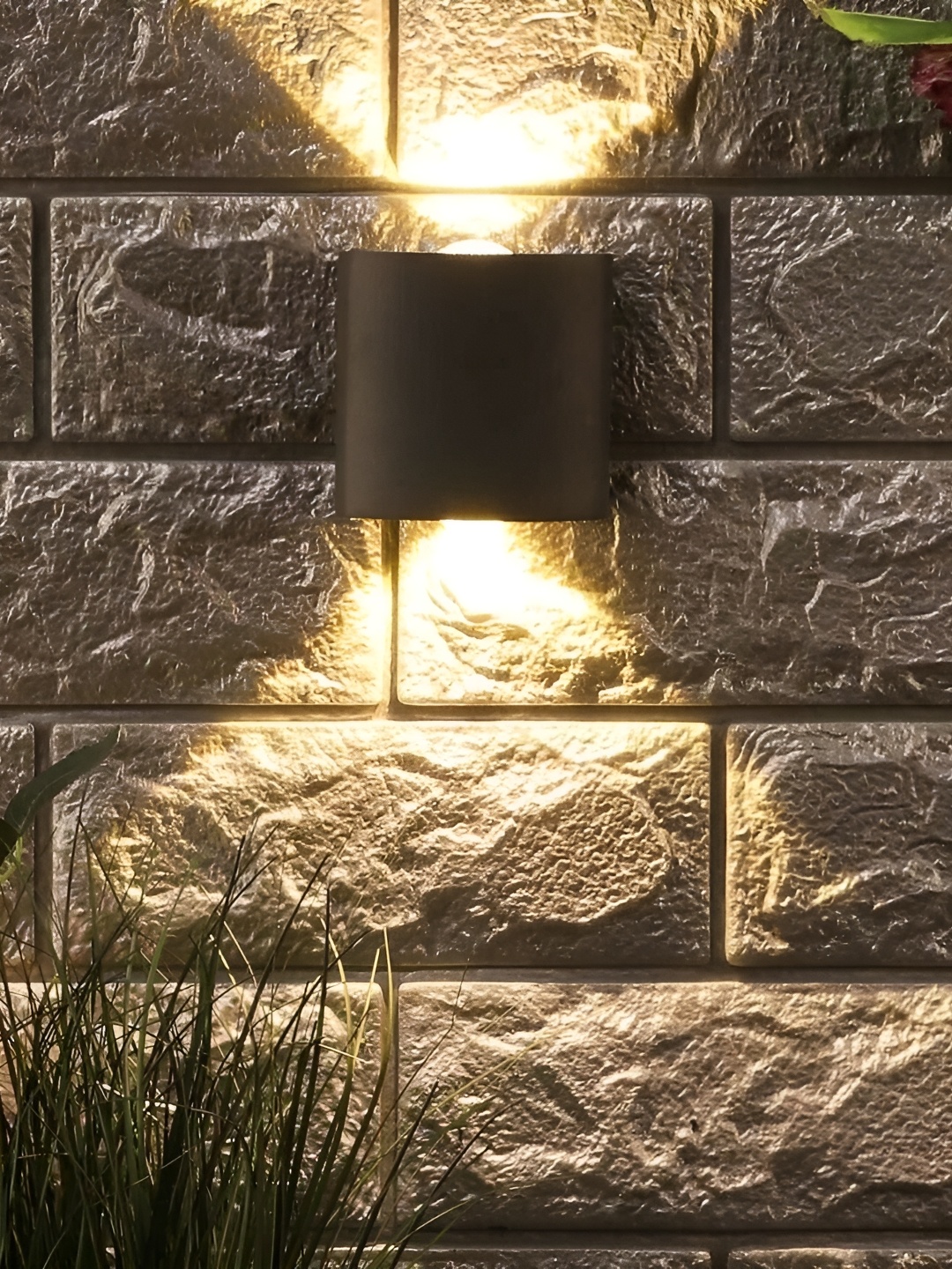 

SPARK WORLD White Metal Square Outdoor Lamps