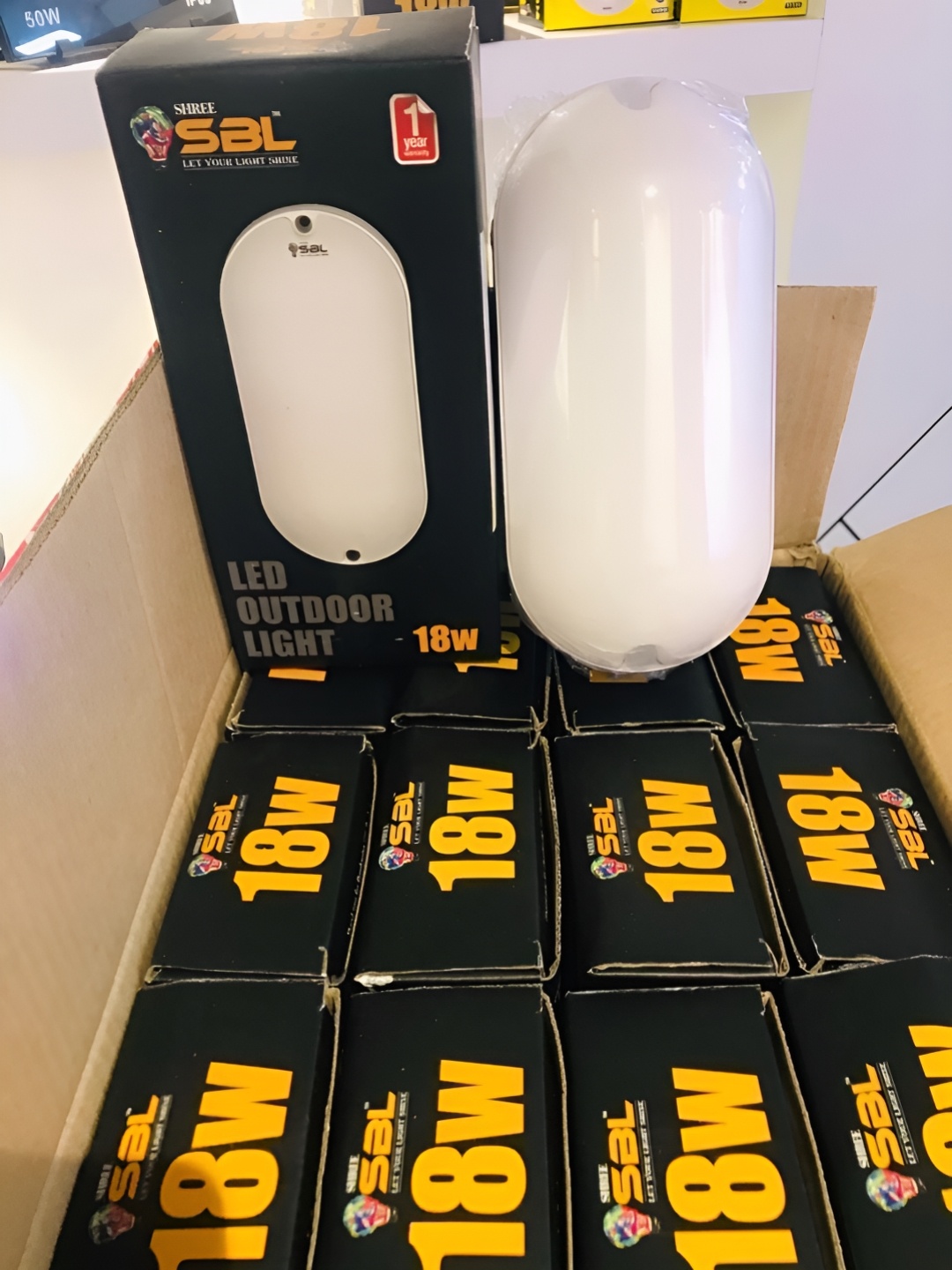 

SPARK WORLD White 18 Watt Led Outdoor Lamps