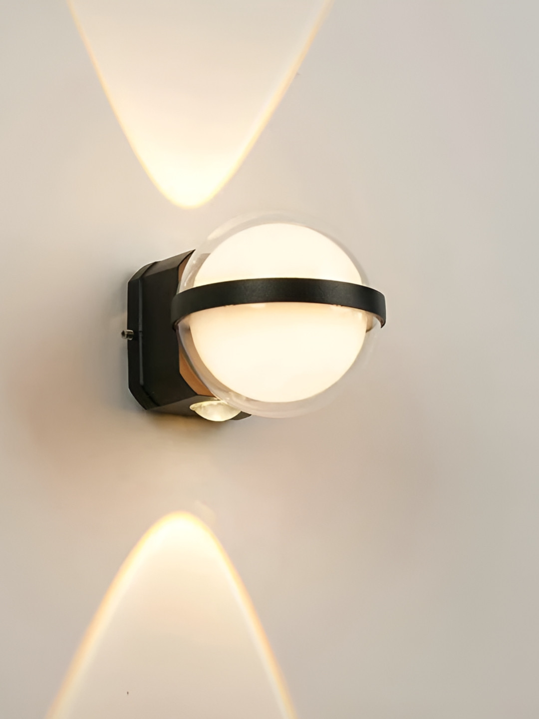 

SPARK WORLD Yellow & Black Spherical Shape Acrylic Outdoor Lamp