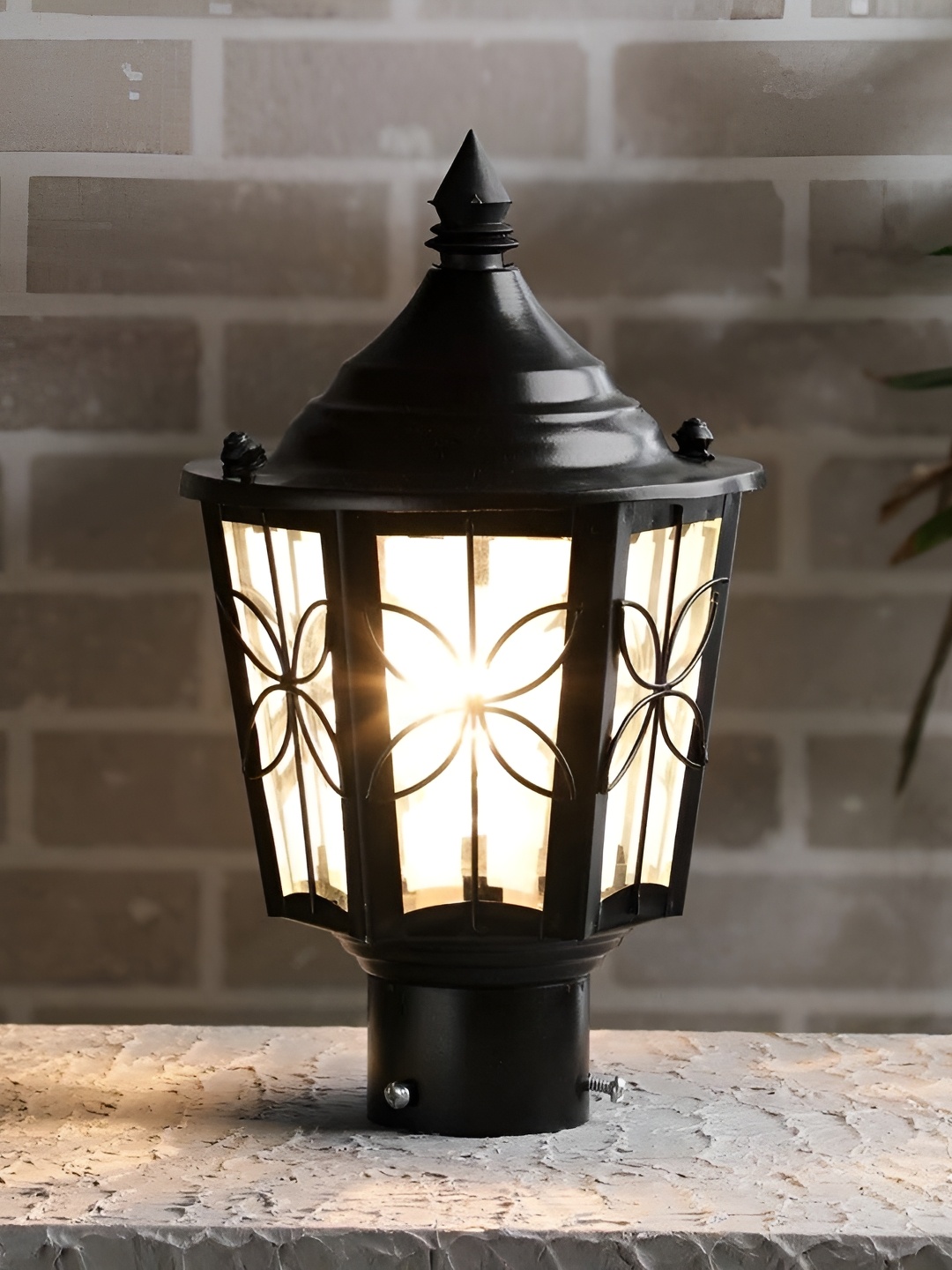 

SPARK WORLD Black & White Textured Frustum Shaped Outdoor Gate Lamp
