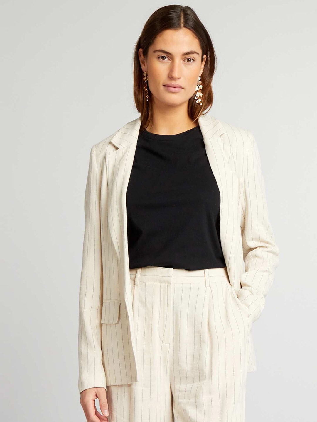 

KIABI Women Striped Crop Open Front Jacket, Beige