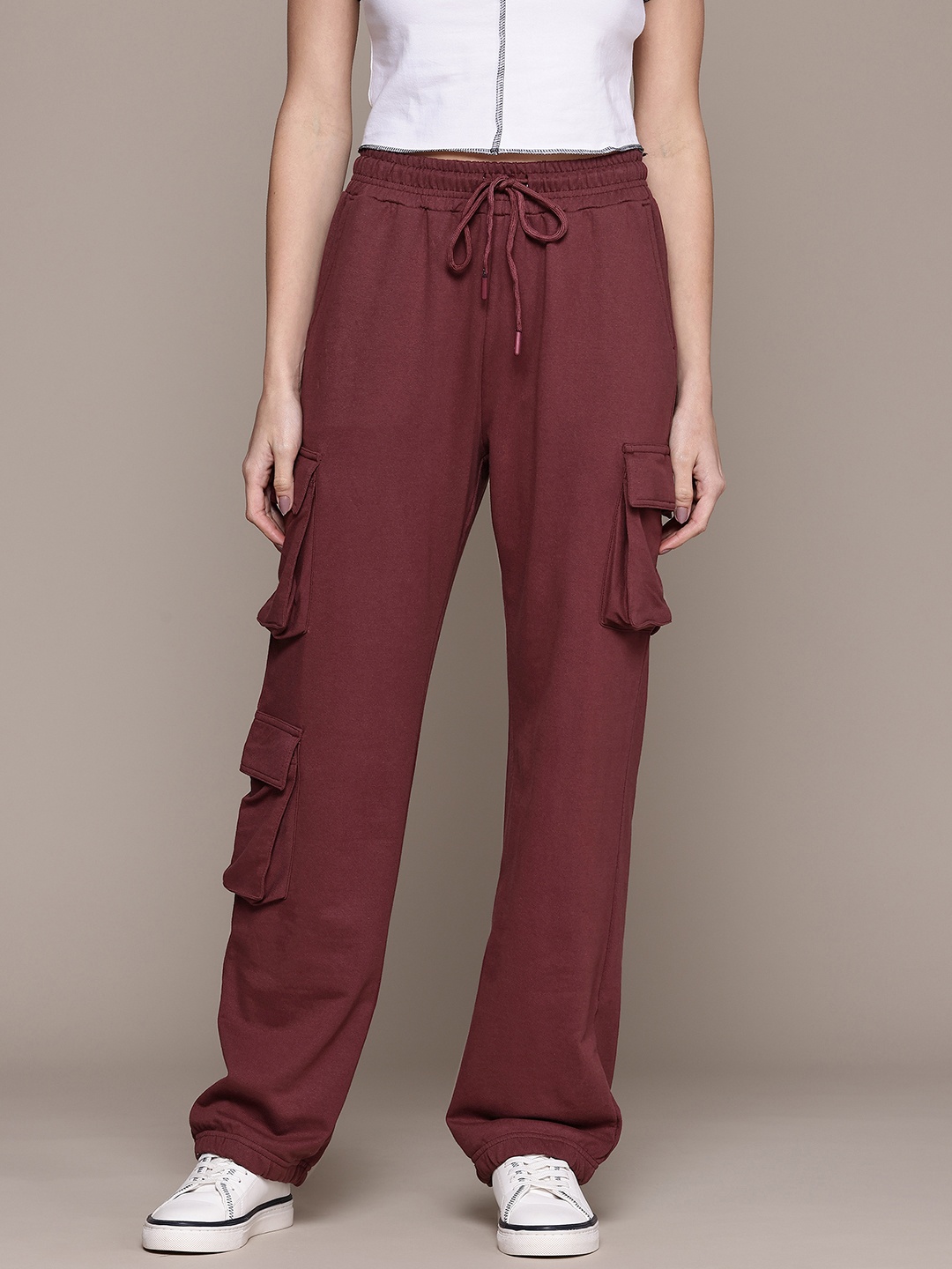 

Roadster The Lifestyle Co. Women Cargo Track Pants, Burgundy
