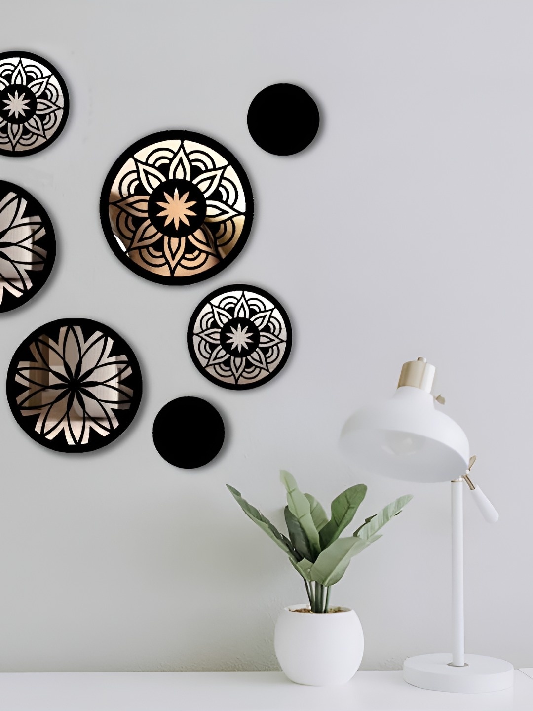 VAH Kya Bat Hai !! Black 7 Pieces Mandala Design Round Wooden Acrylic Wall Plates