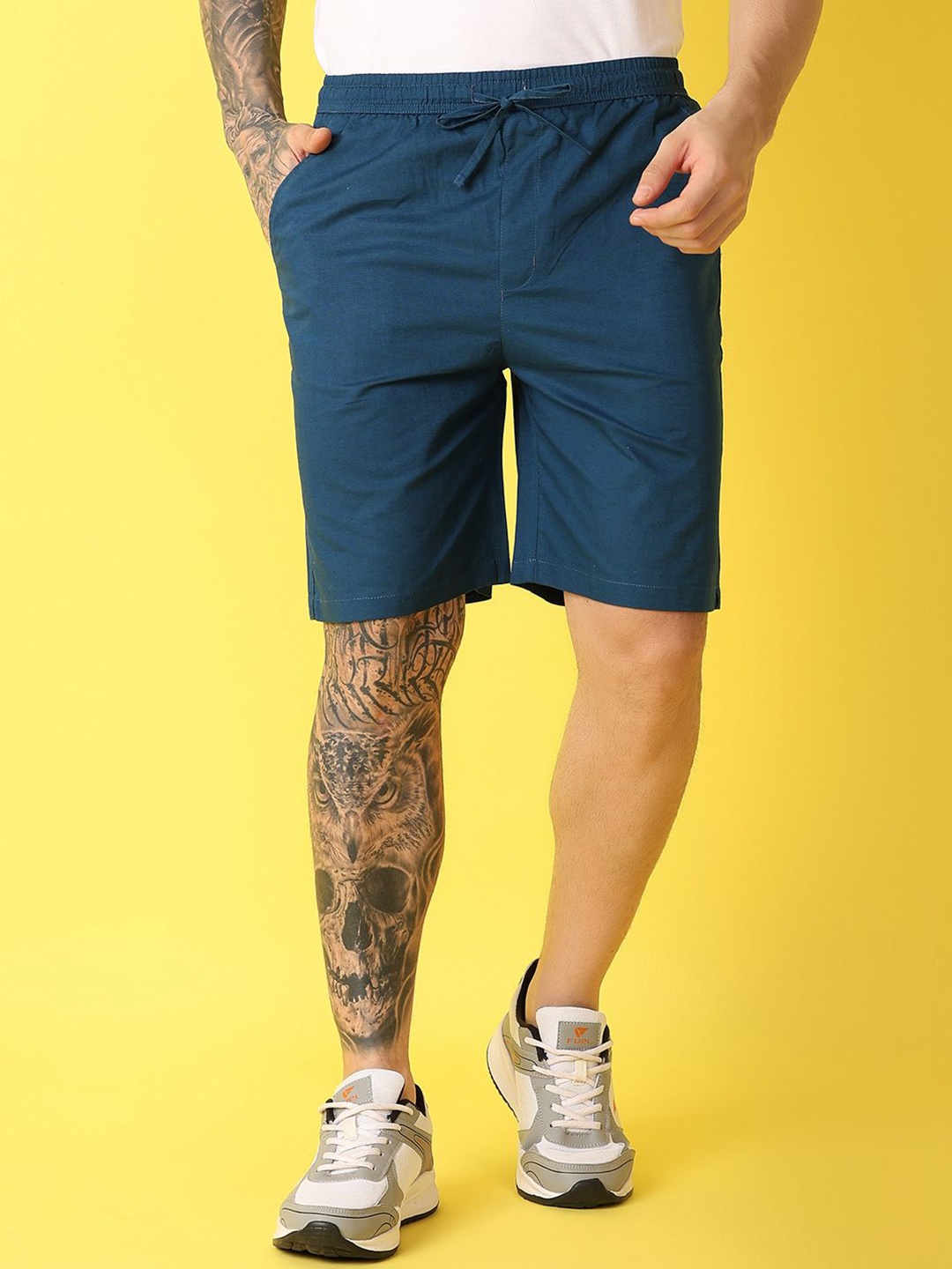 

V-Mart Men Regular Fit Mid-Rise Cotton Shorts, Teal
