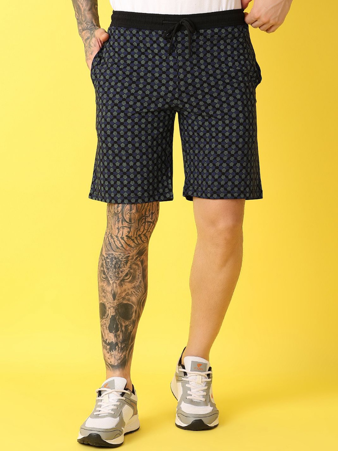 

V-Mart Men Printed Cotton Shorts, Black