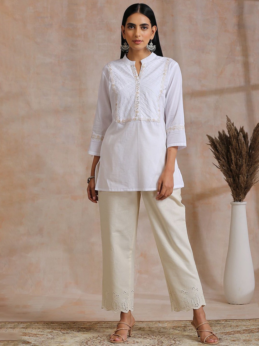 

Tahiliya Women Tunic, White