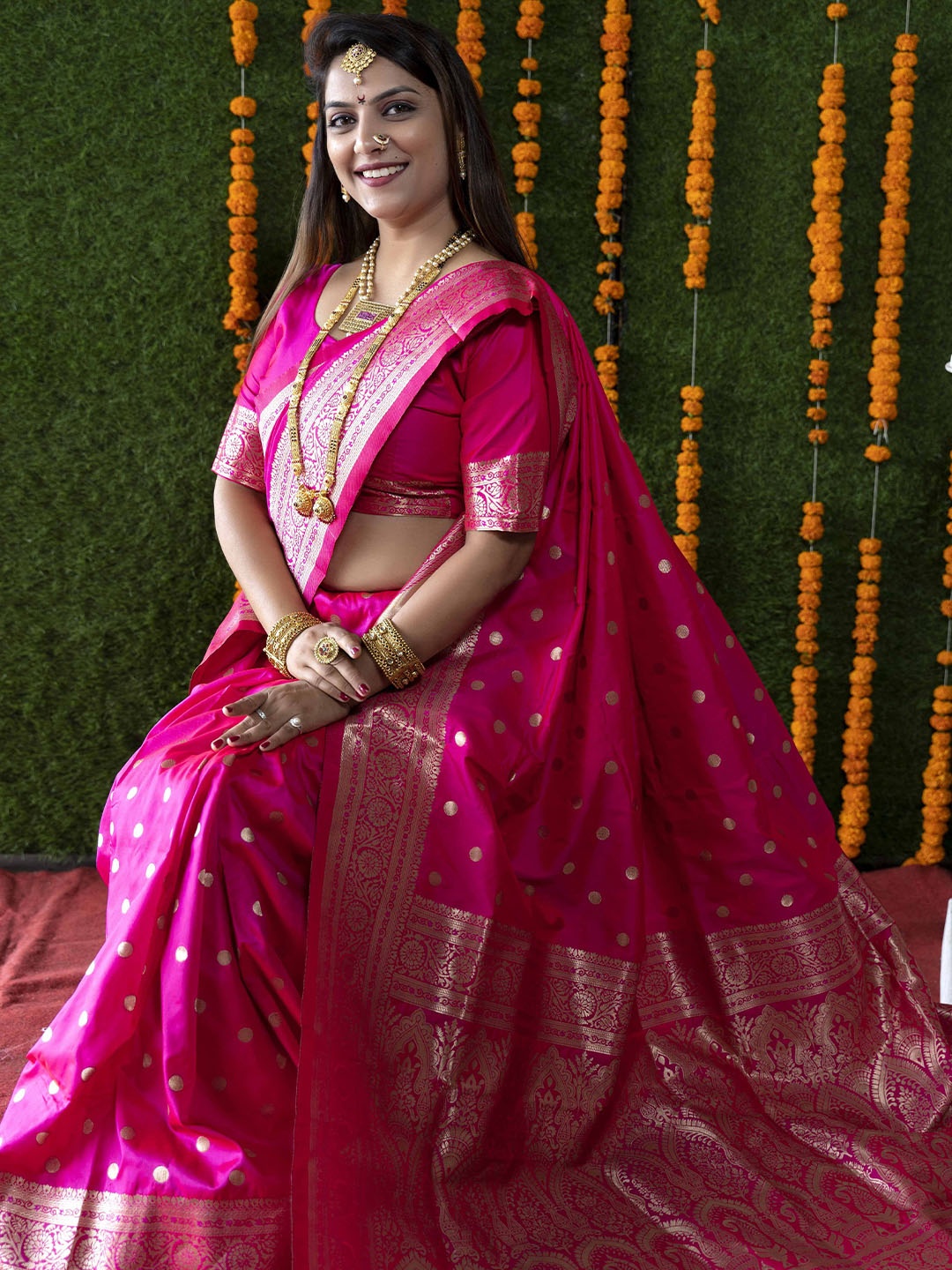 

KIMISHA Woven Design Zari Banarasi Saree, Pink