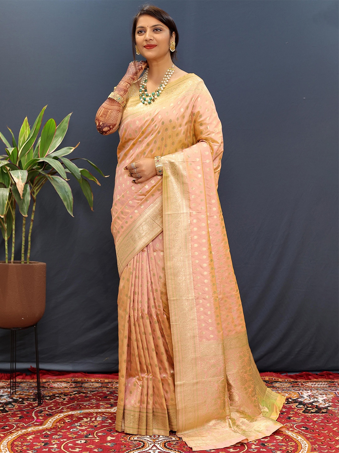 

KIMISHA Woven Designed Zari Banarasi Saree, Peach