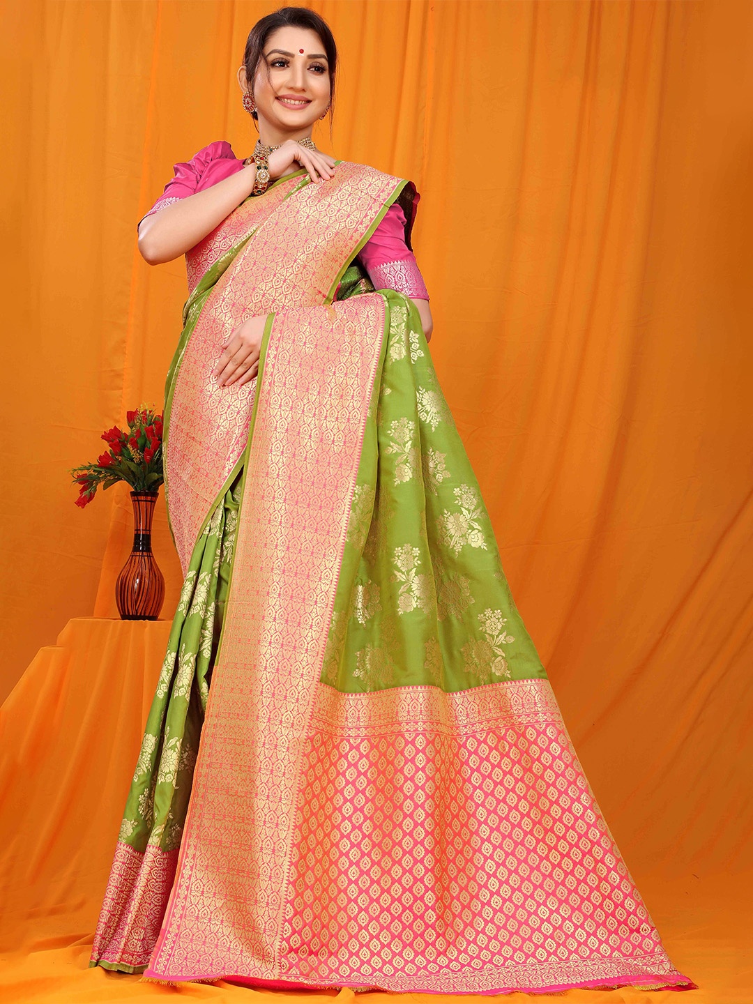

KIMISHA Woven Design Zari Kanjeevaram Saree, Green