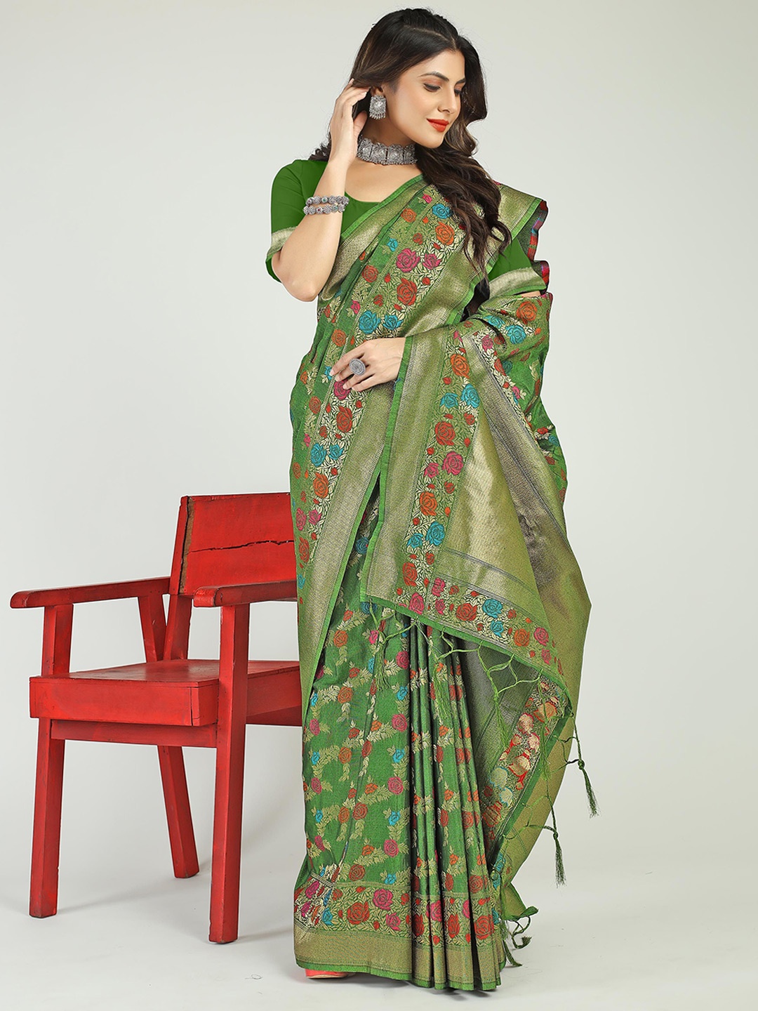 

KIMISHA Floral Zari Banarasi Saree, Green