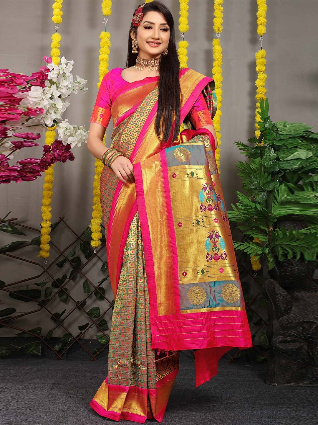 

KIMISHA Paisley Zari Paithani Saree, Green