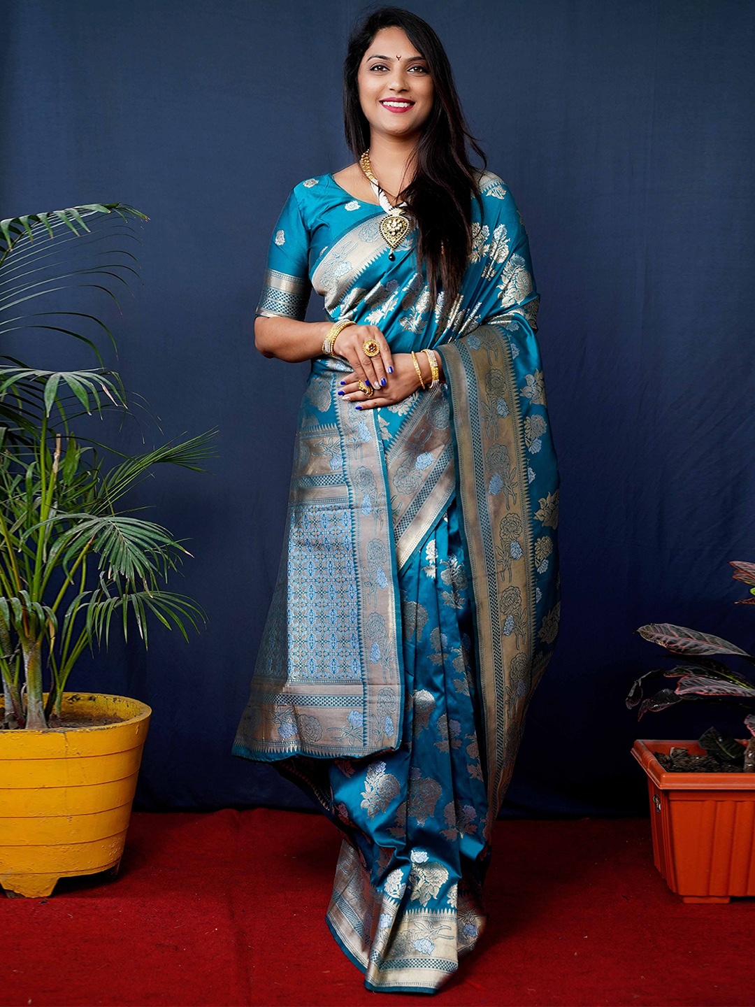 

KIMISHA Ethnic Motifs Zari Banarasi Saree, Turquoise blue