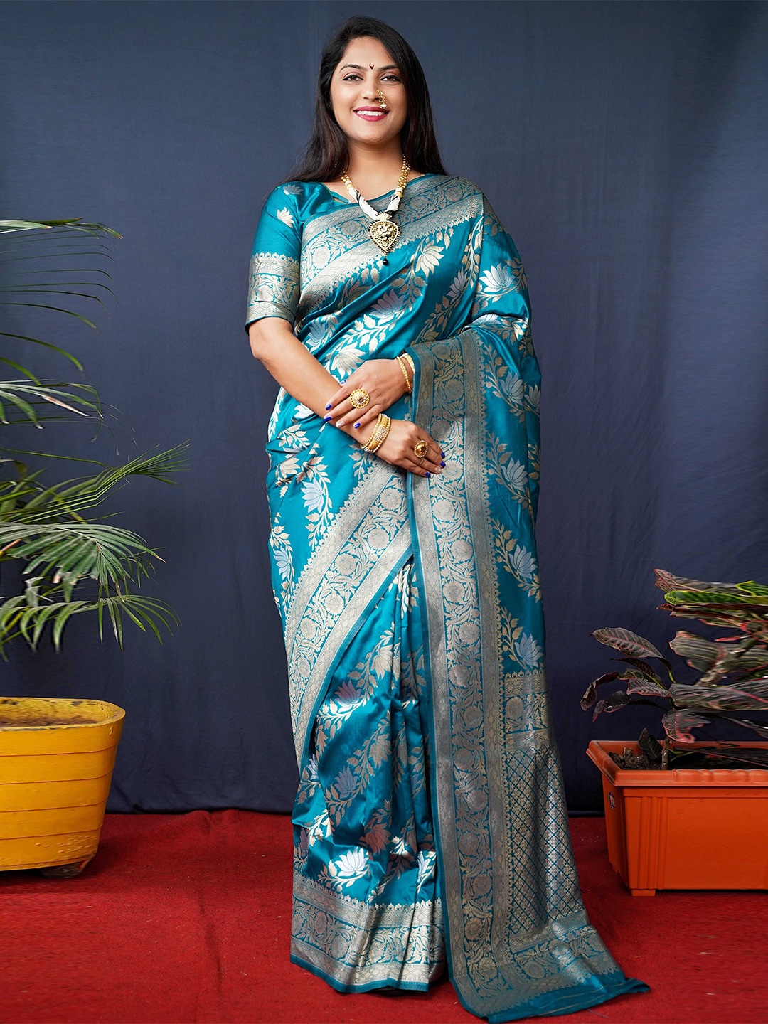

KIMISHA Ethnic Motif Zari Woven Banarasi Saree, Turquoise blue