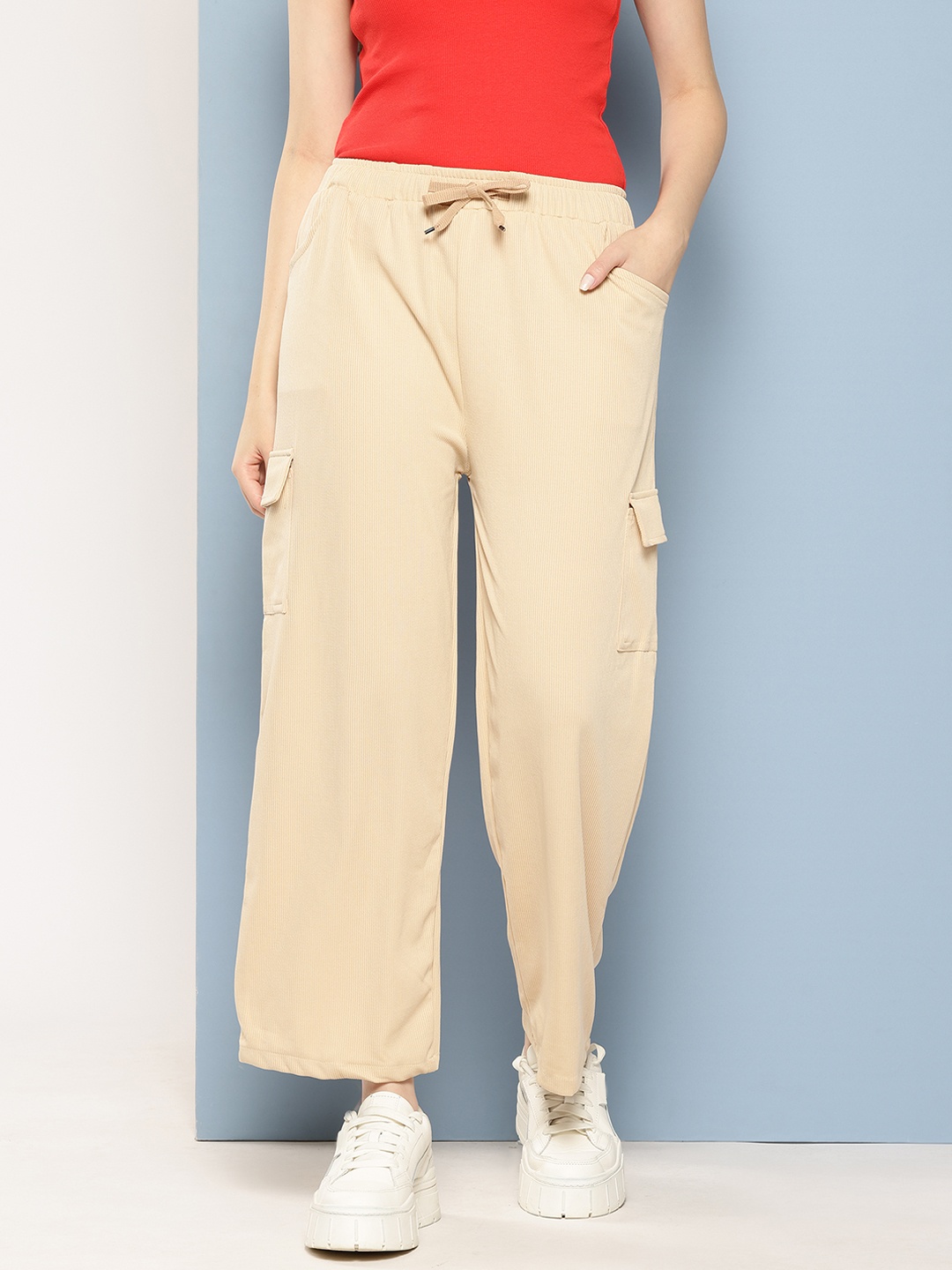 

Aarika Relaxed Straight Leg Straight Fit High-Rise Cargos, Beige