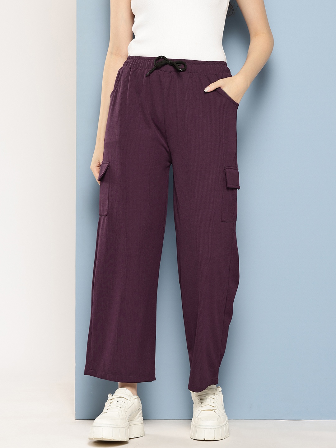 

Aarika Relaxed Straight Leg Straight Fit High-Rise Cargos, Burgundy