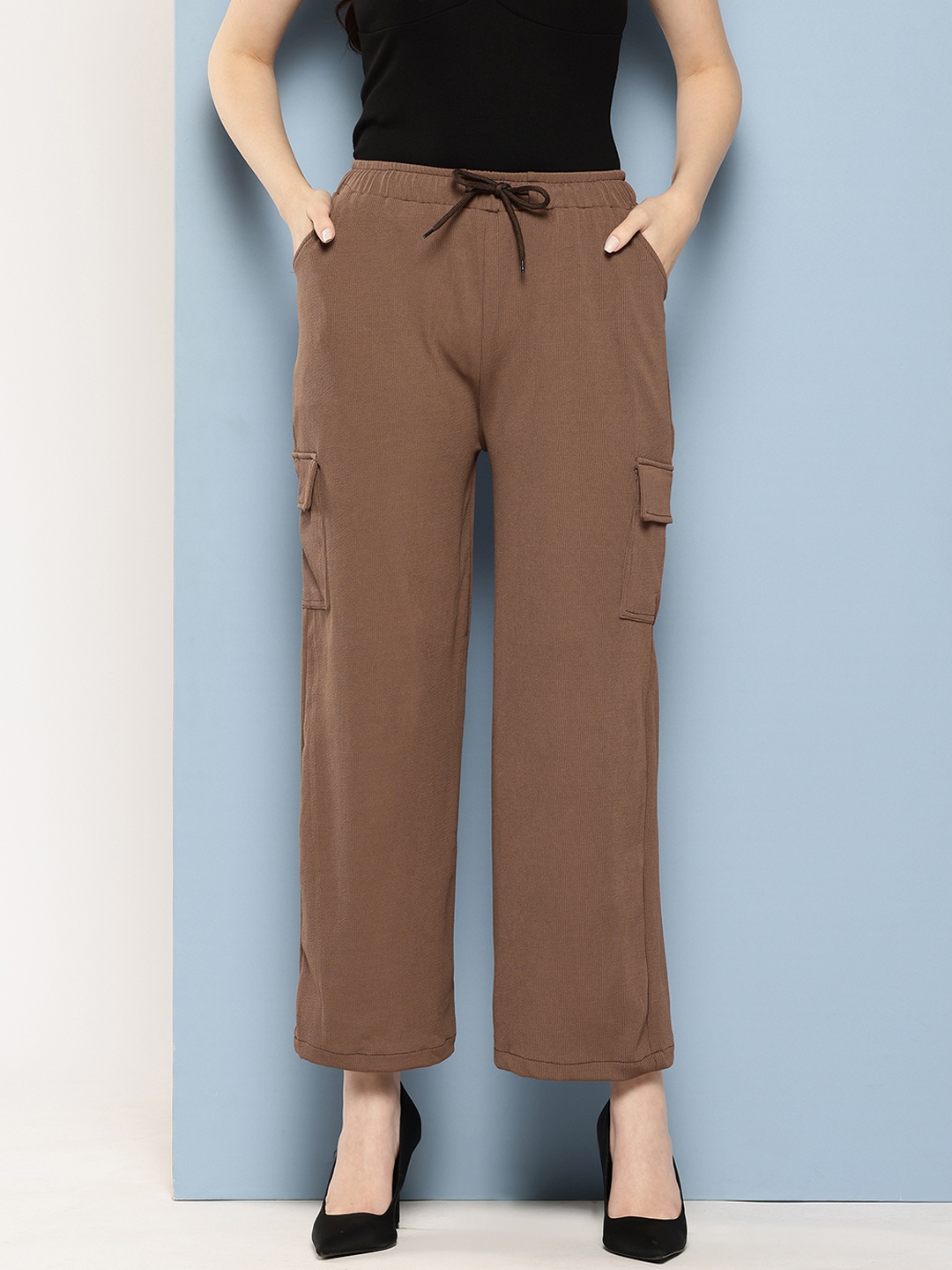 

Aarika Relaxed Straight Leg Straight Fit High-Rise Cargos, Brown