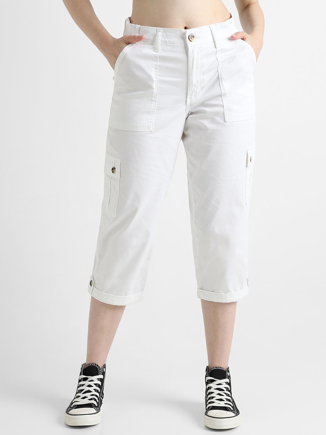 

Lee Women Relaxed Fit Mid Rise Cargo Capris, White