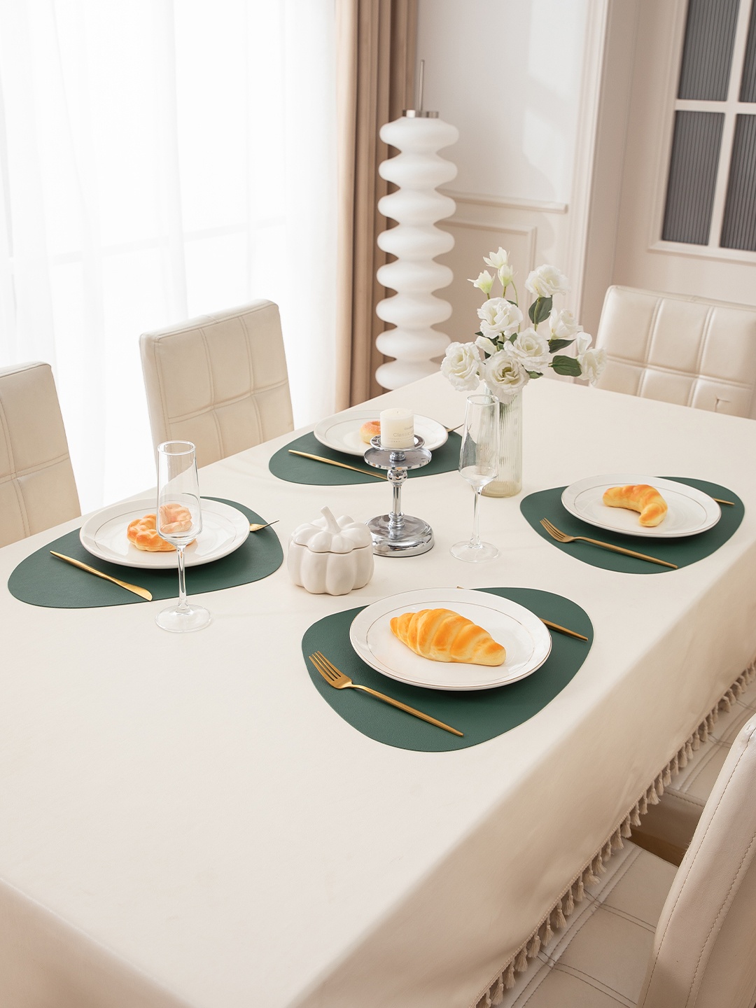 

HOKIPO Green 4 Pieces Heat Resistant & Waterproof Dinner Table Mats