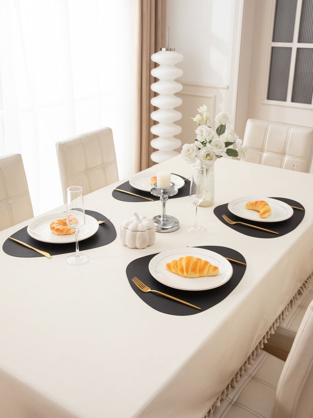 

HOKIPO Black 4 Pieces Waterproof & Heat Resistant Table Placemats