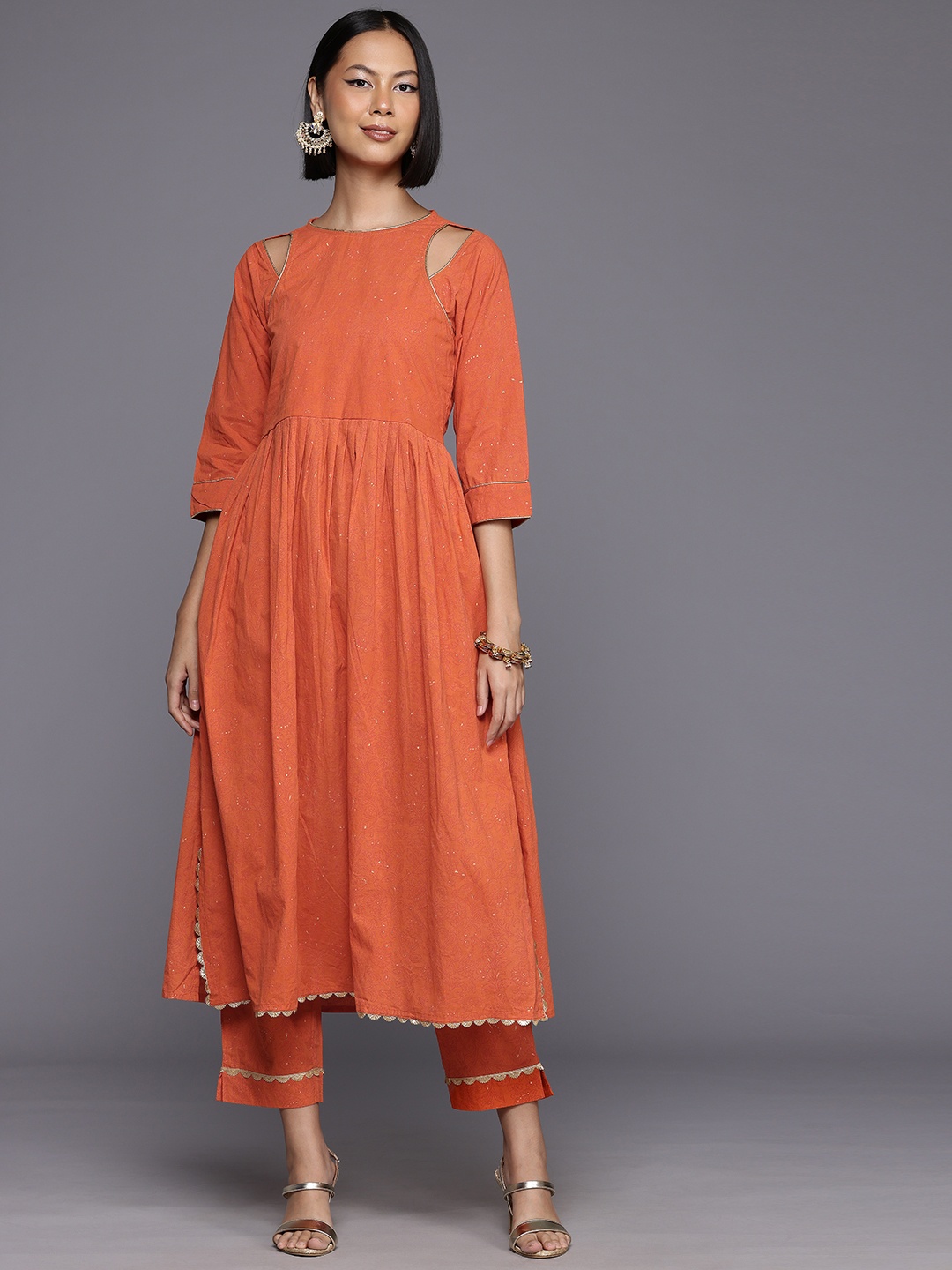 

Ahalyaa Women Khari Printed Kurta Set, Orange
