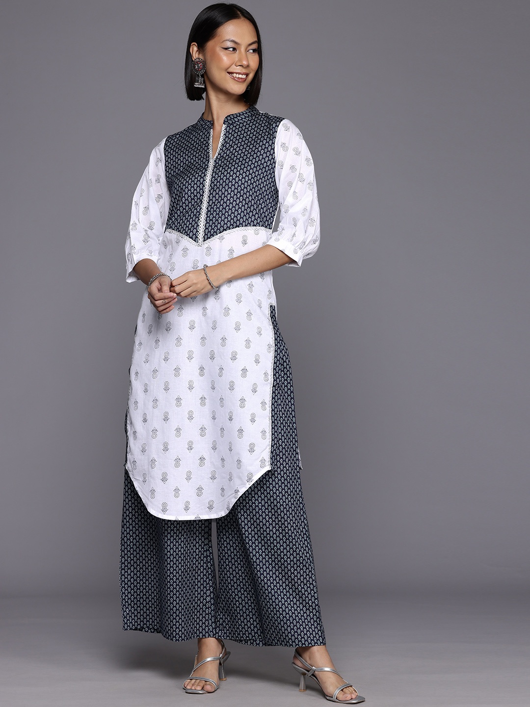 

Ahalyaa Women Khari Printed Kurta Set, White