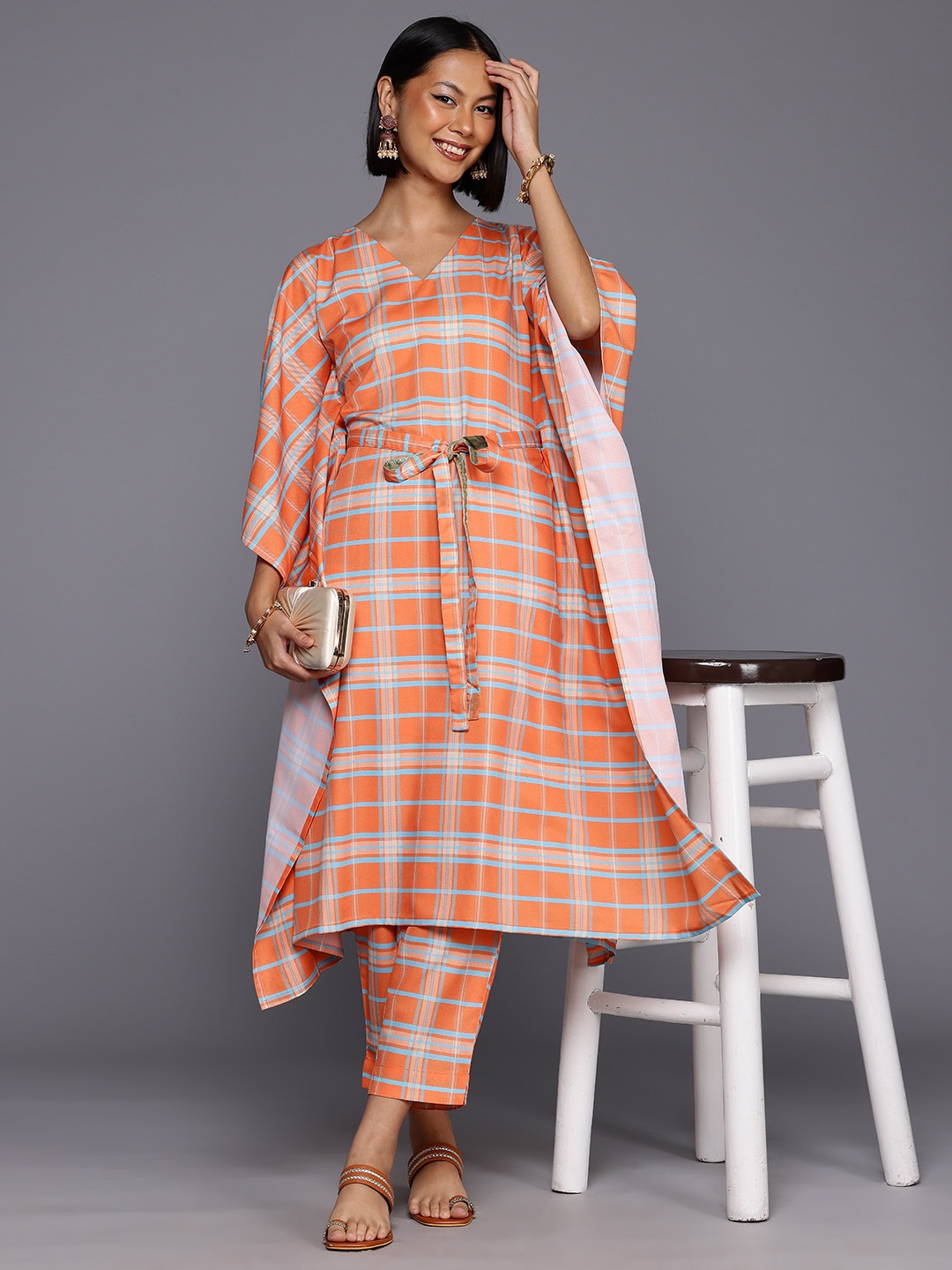 

Ahalyaa Women Checked Kaftan Kurta Set, Orange