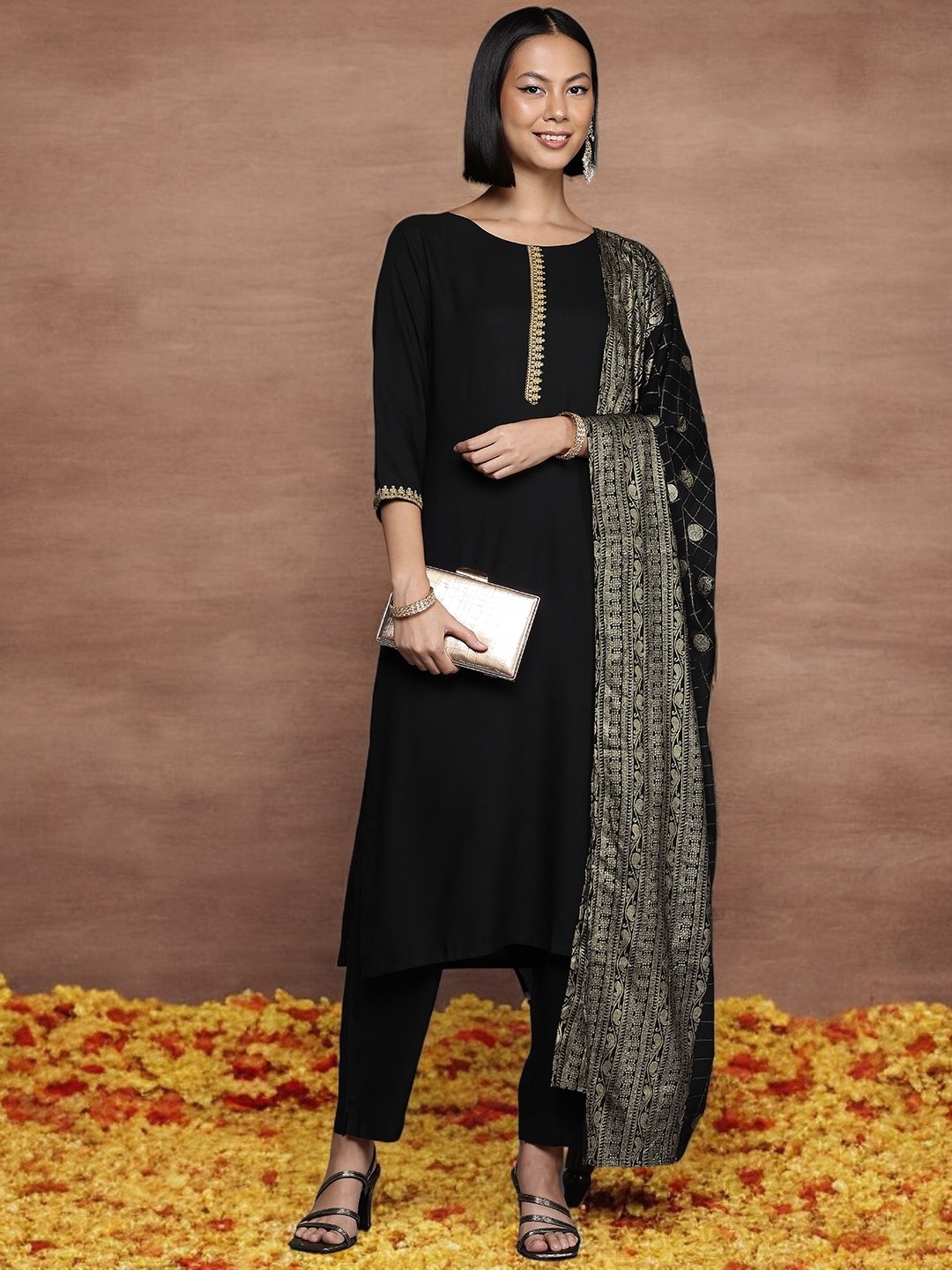 

Ahalyaa Ethnic Motifs Yoke Design Kurta With Trousers & Dupatta, Black