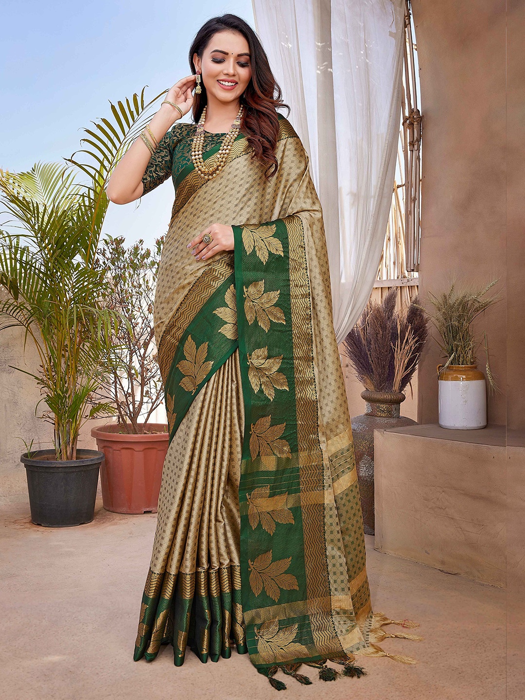 

Rhey Woven Designed Zari Saree, Beige