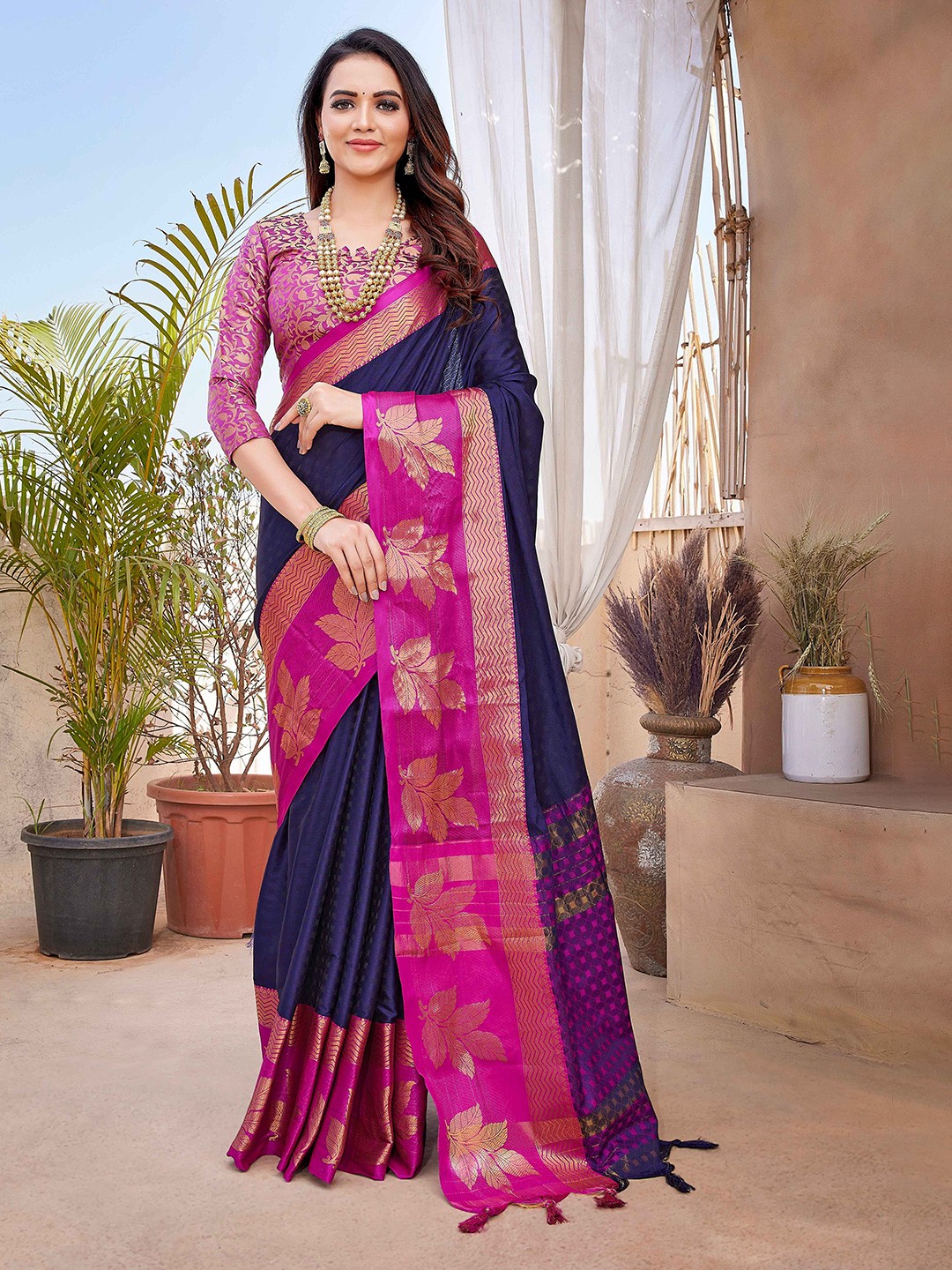

Rhey Woven Design Zari Saree, Navy blue