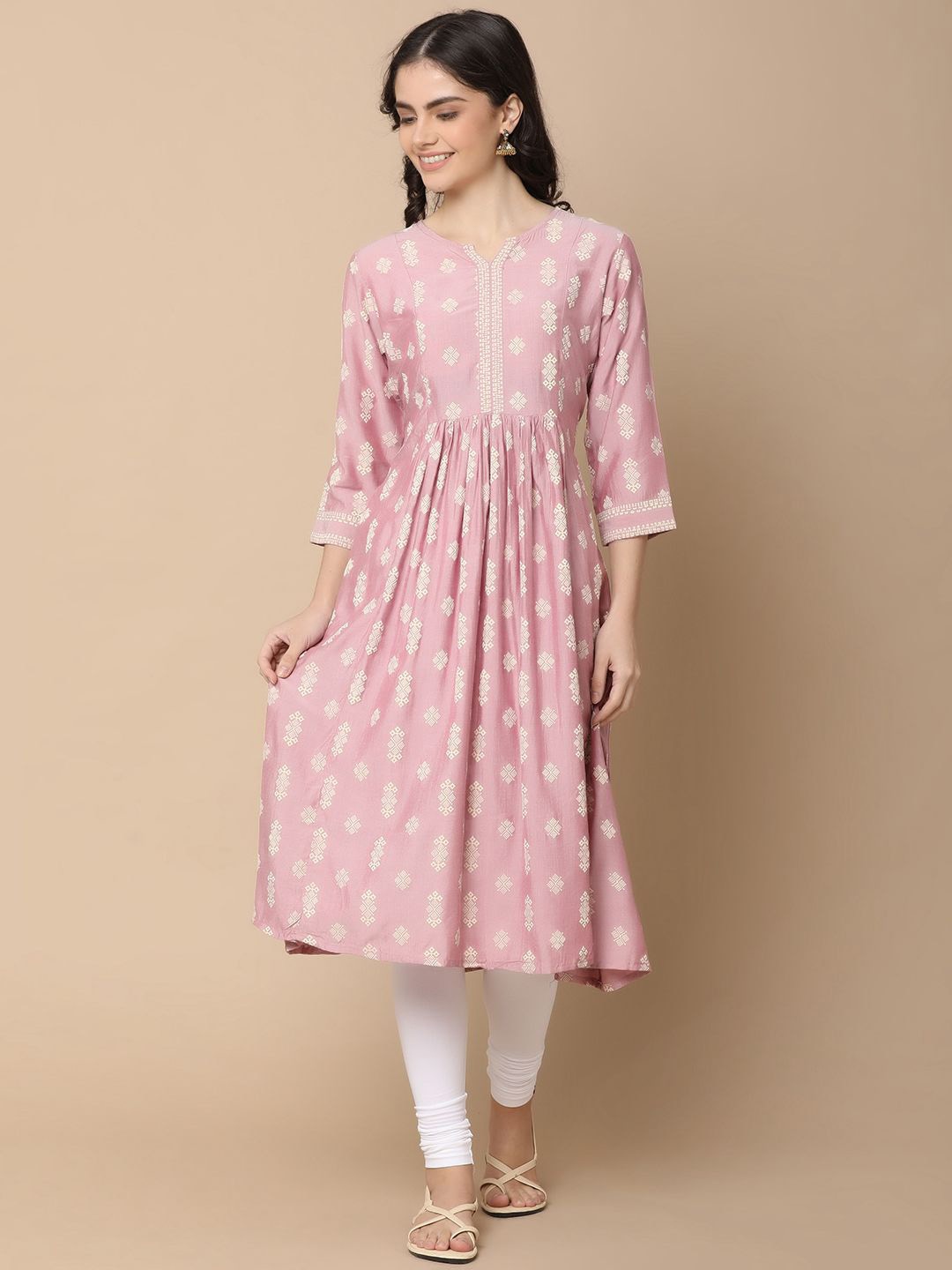 

UNLIMITED Geometric Printed Notch Neck Pleated A-Line Kurta, Lavender