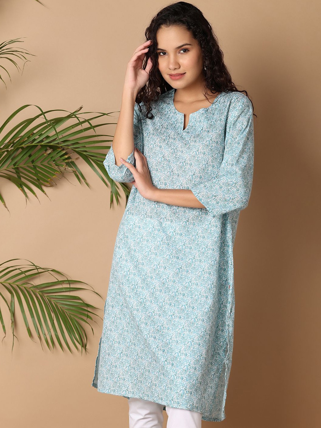 

UNLIMITED Women Floral Printed Keyhole Neck Flared Sleeves Kaftan Kurta, Green