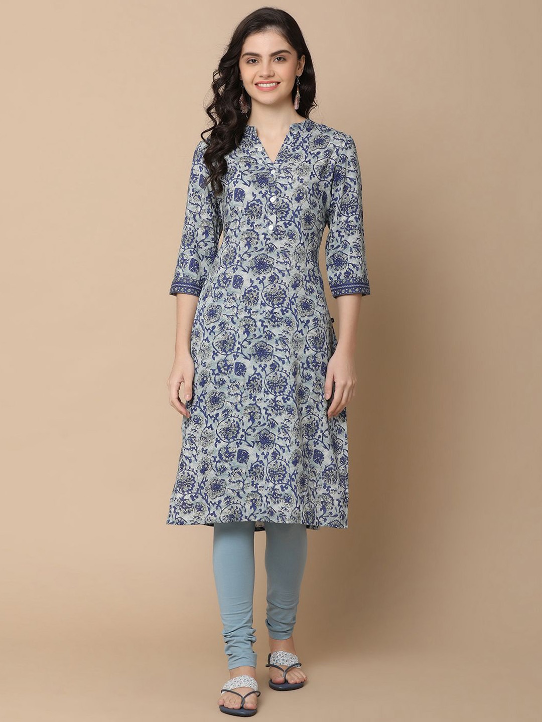 

UNLIMITED Floral Printed Mandarin Collar Three-Quarter Sleeves Straight Kurta, Navy blue