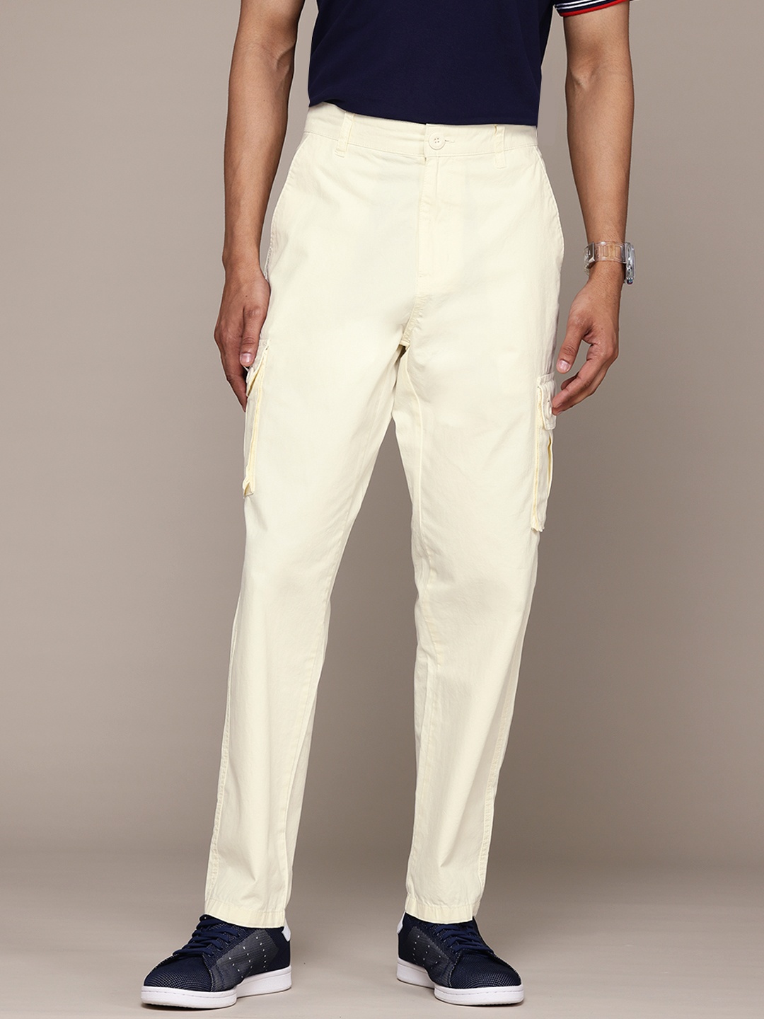 

The Roadster Lifestyle Co. Men Relaxed Fit Cargos, Cream