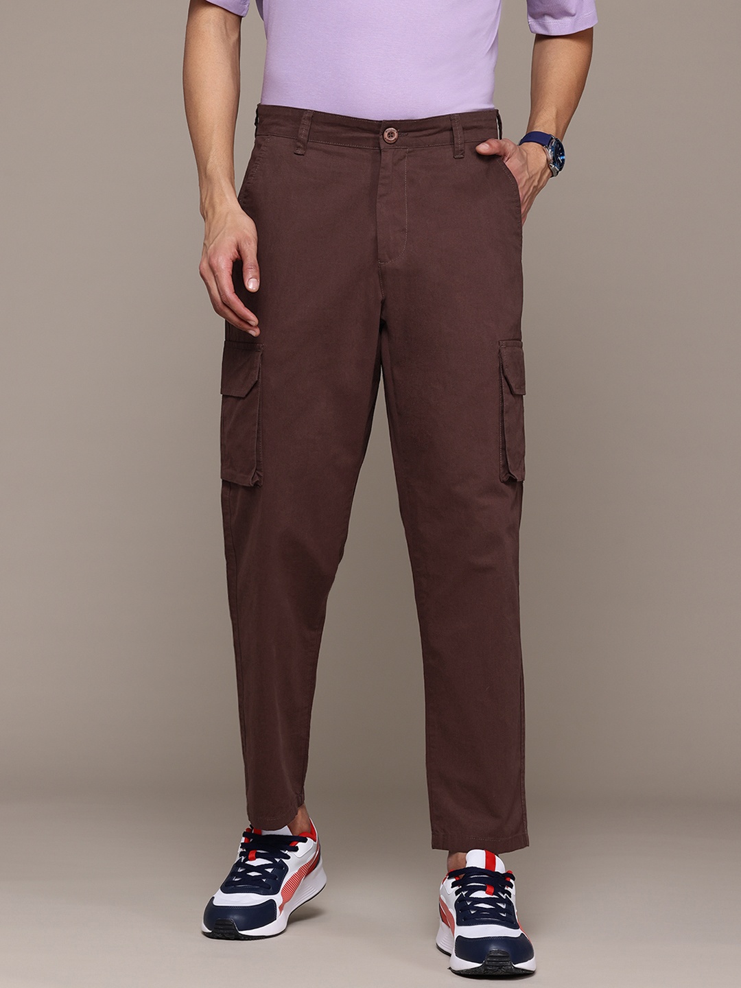 

The Roadster Lifestyle Co. Men Relaxed Fit Cargos, Brown