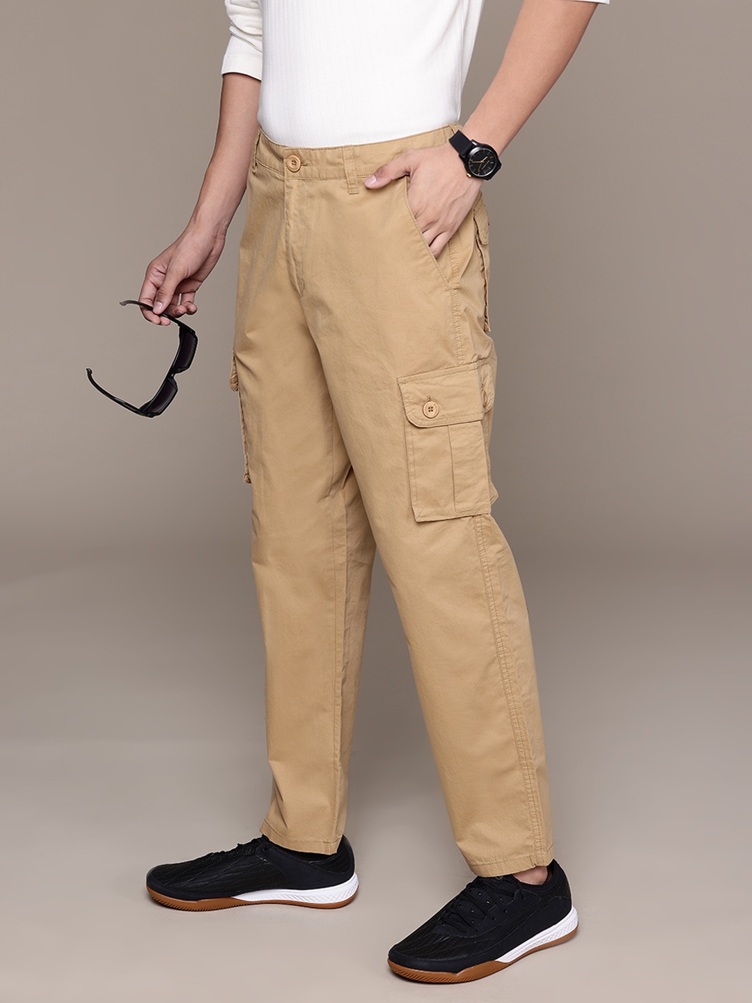 

The Roadster Life Co. Men Relaxed Fit Chinos Cargos Trousers, Beige