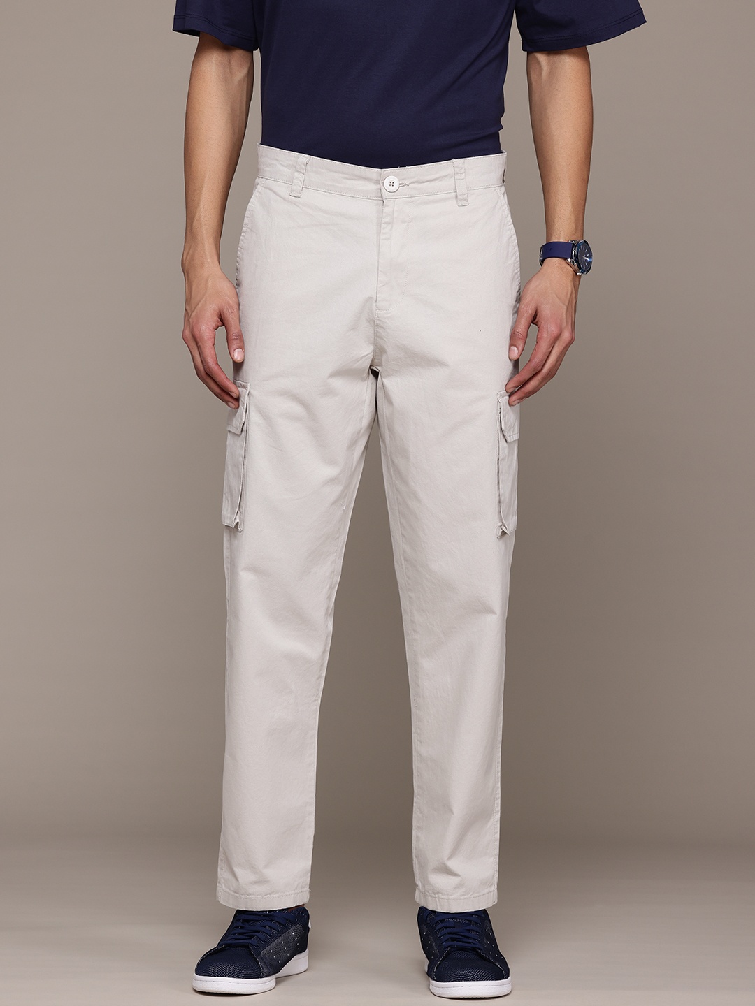 

The Roadster Lifestyle Co. Men Relaxed Fit Cargos, Grey