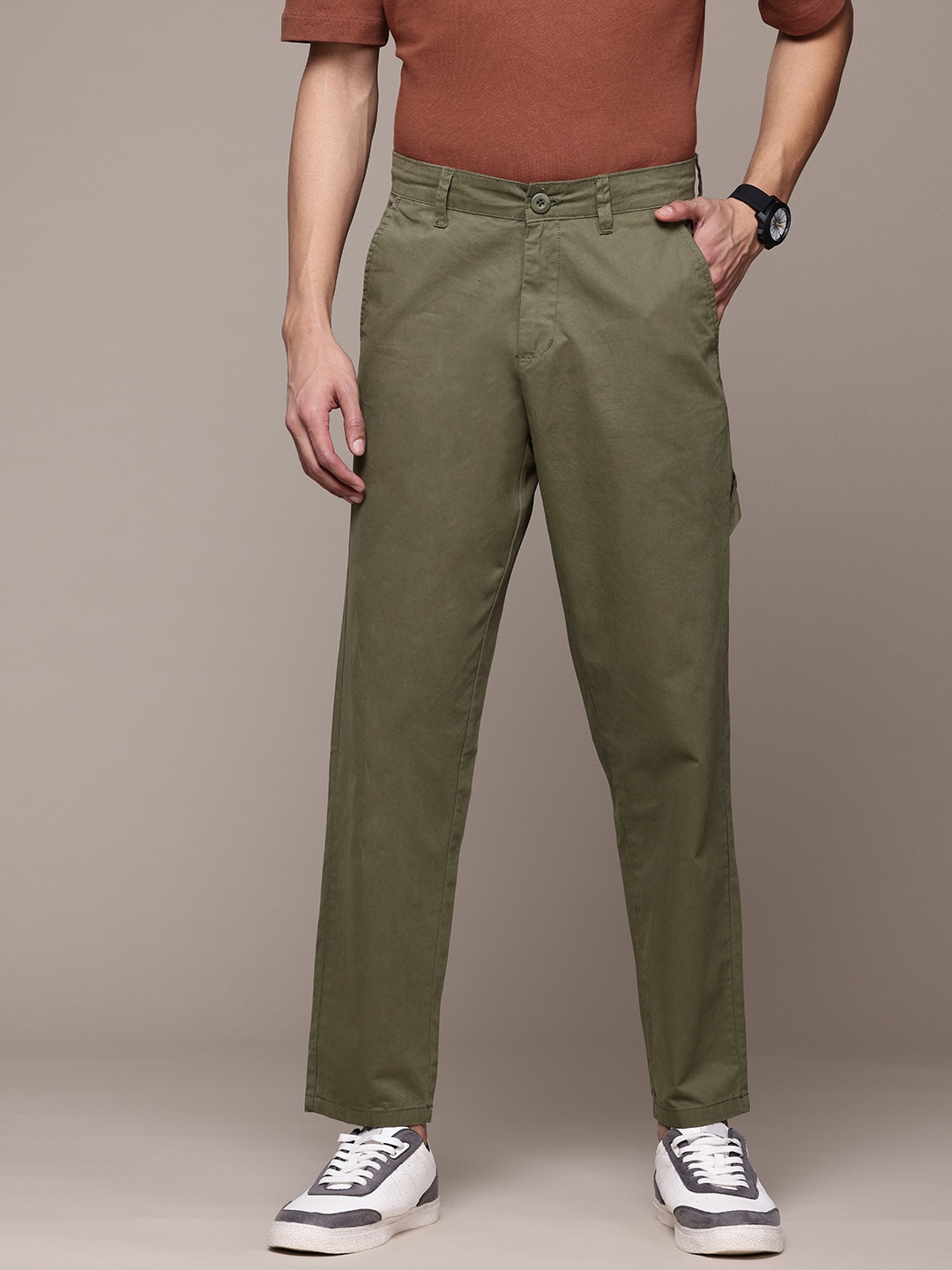 

The Roadster Lifestyle Co. Men Relaxed Fit Carpenter Trousers, Olive