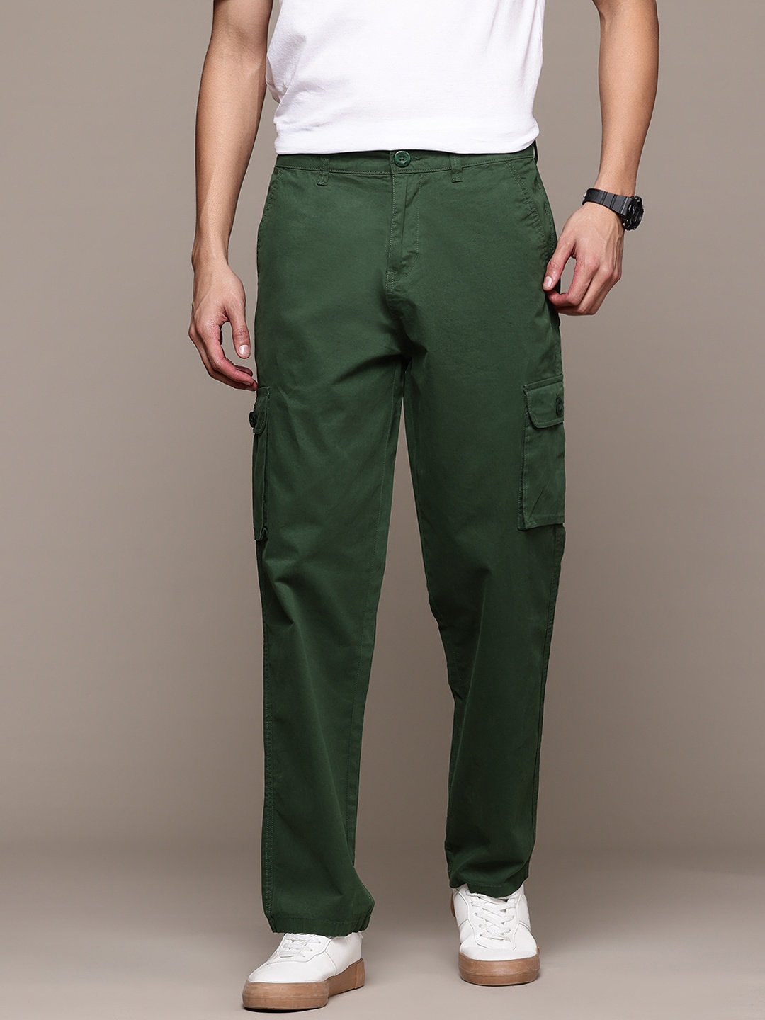 

The Roadster Lifestyle Co. Men Straight Fit Cargos, Green