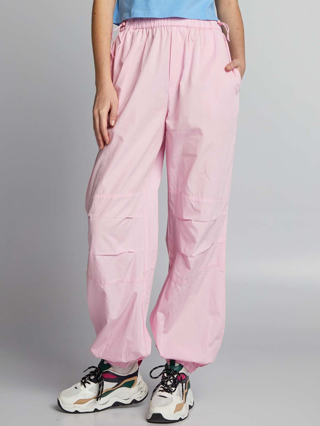 

KIABI Roseswe Women Mid-Rise Loose Fit Parachute Trousers, Pink
