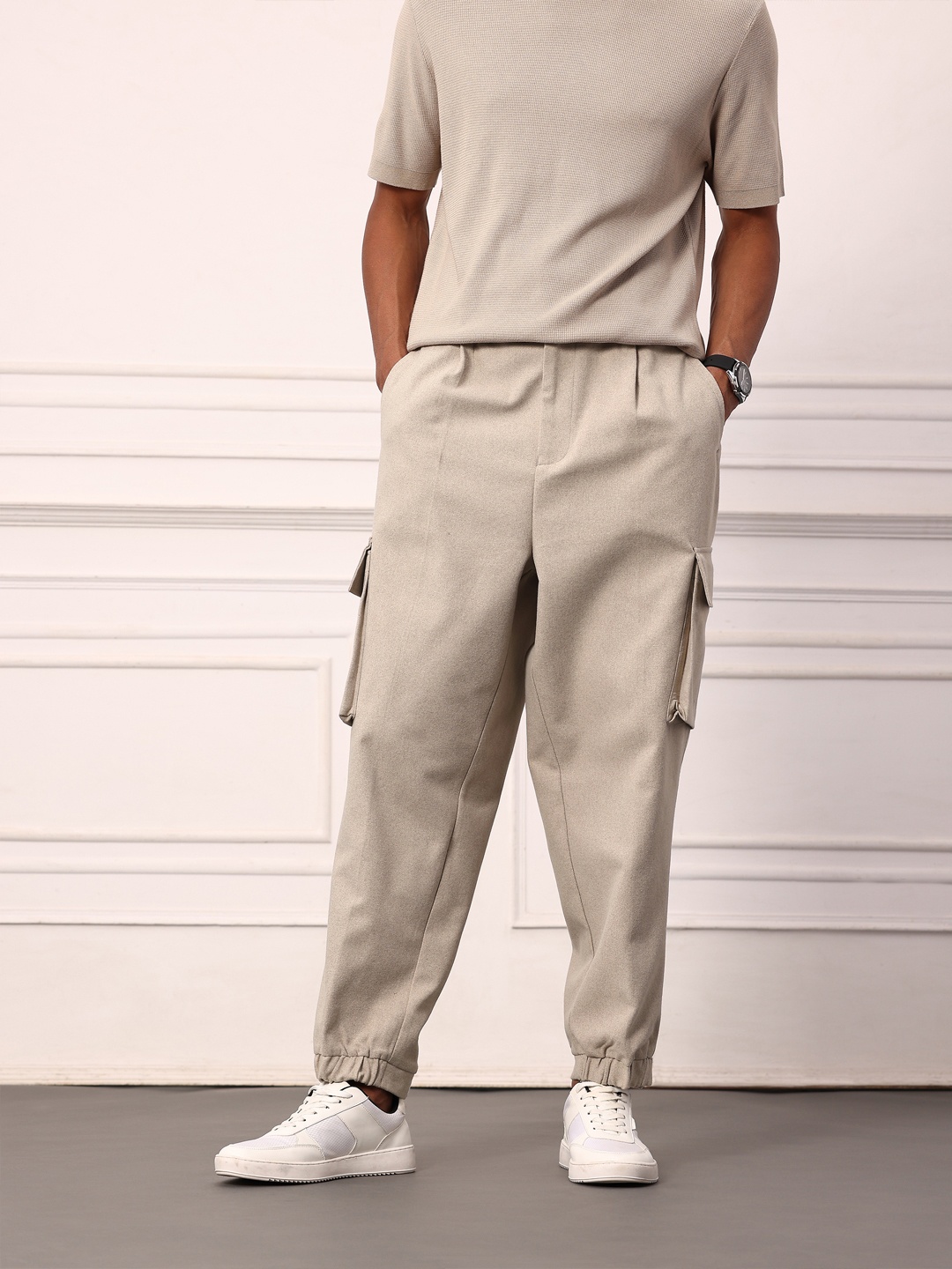 

Mr Bowerbird Men Oversized Fit Pleated Cargos, Beige