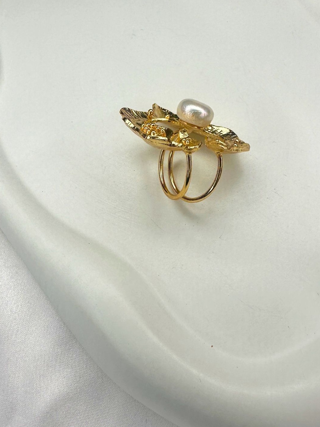 

nihiraa Laranya Gold-Plated Freshwater Pearl Studded Finger Rings