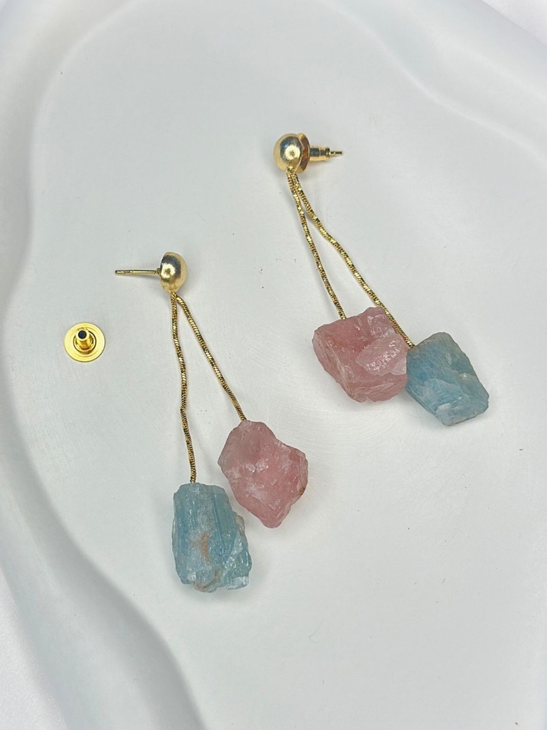 

nihiraa Gold-Plated Aquamarine Drop Earrings