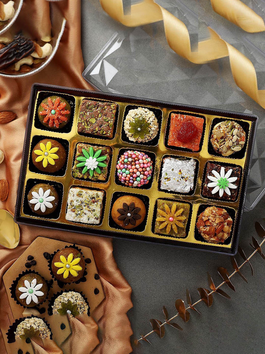 

IGP Unisex Premium Gourmet Sweets Gift Box, Gold