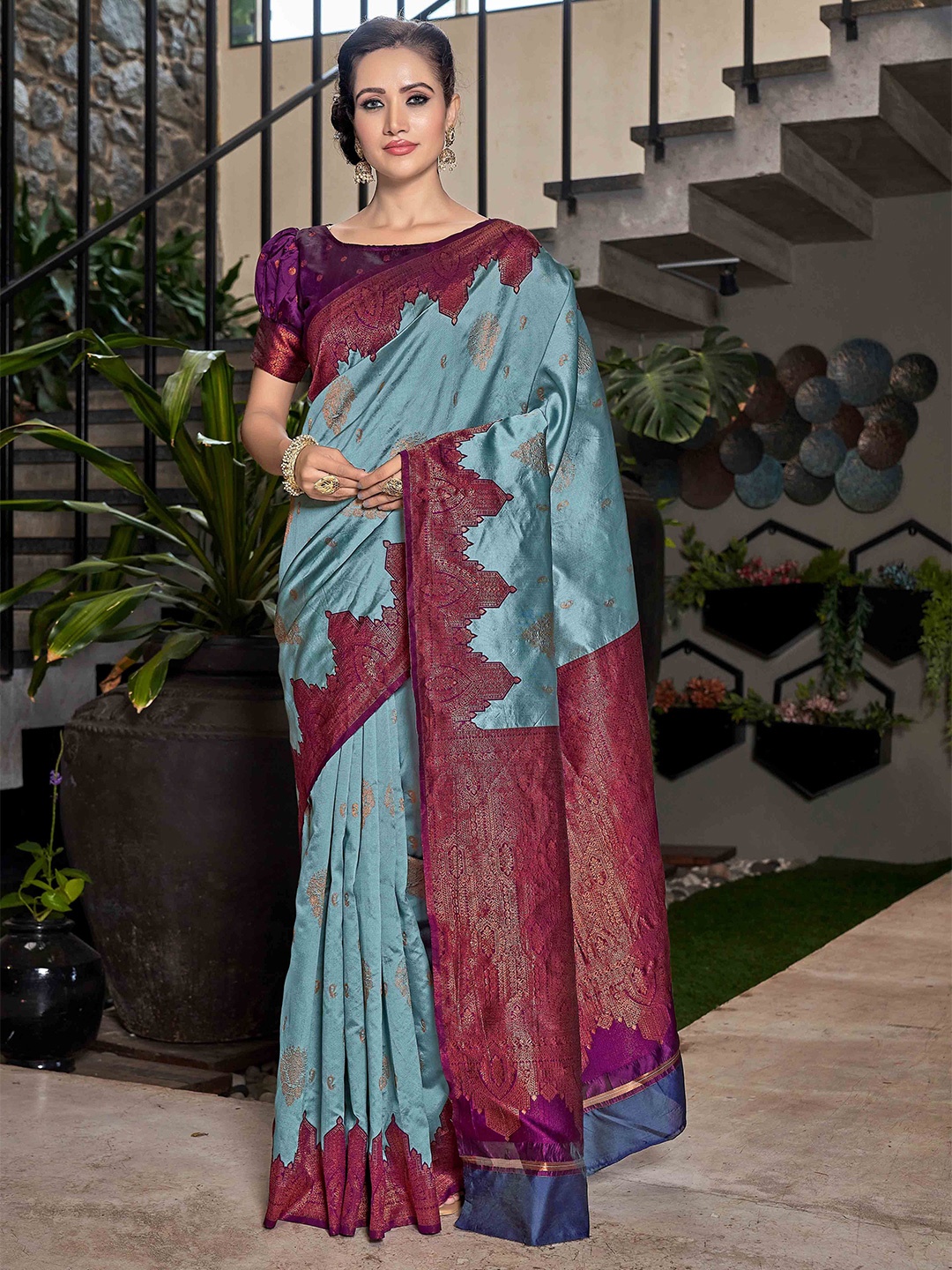 

DIVASTRI Ethnic Motif Zari Woven Mangalagiri Saree, Blue