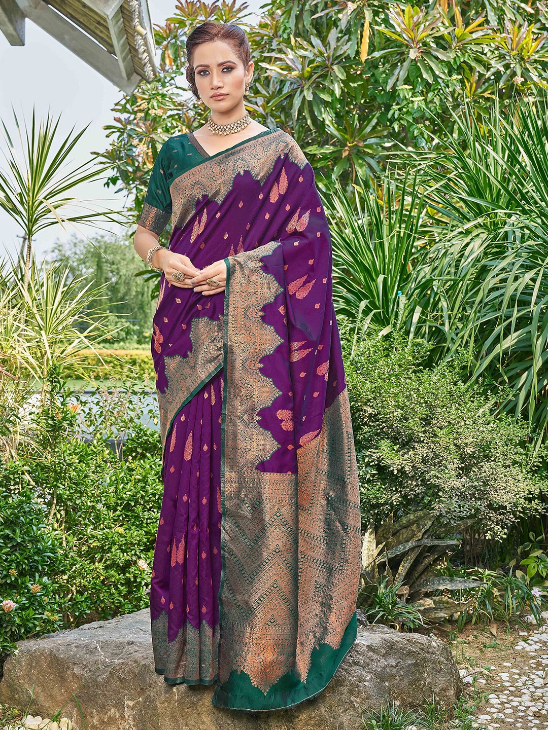 

DIVASTRI Woven Designed Zari Mangalagiri Saree, Purple